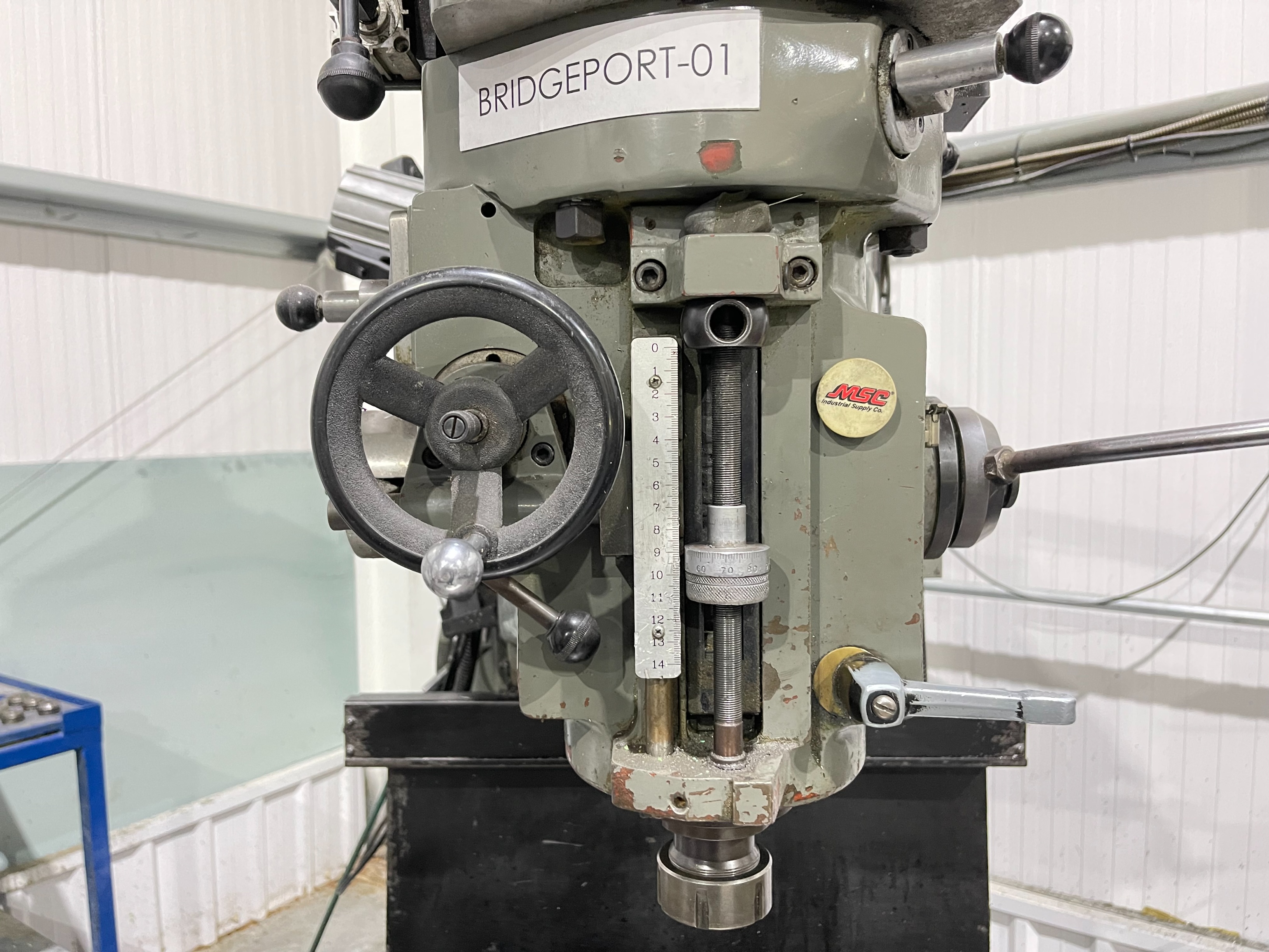 XYZ 4000 Turret Mill