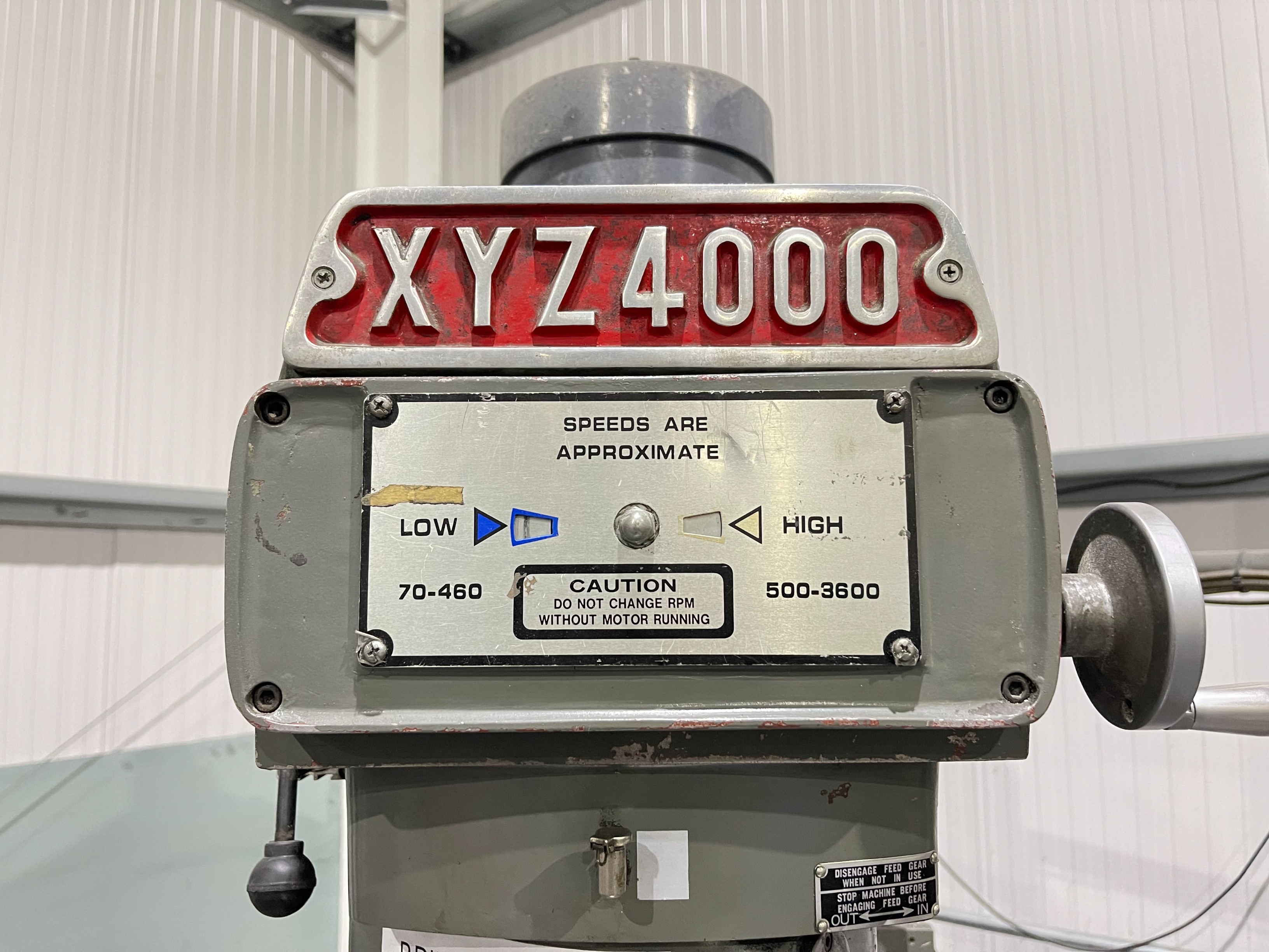 XYZ 4000 Turret Mill