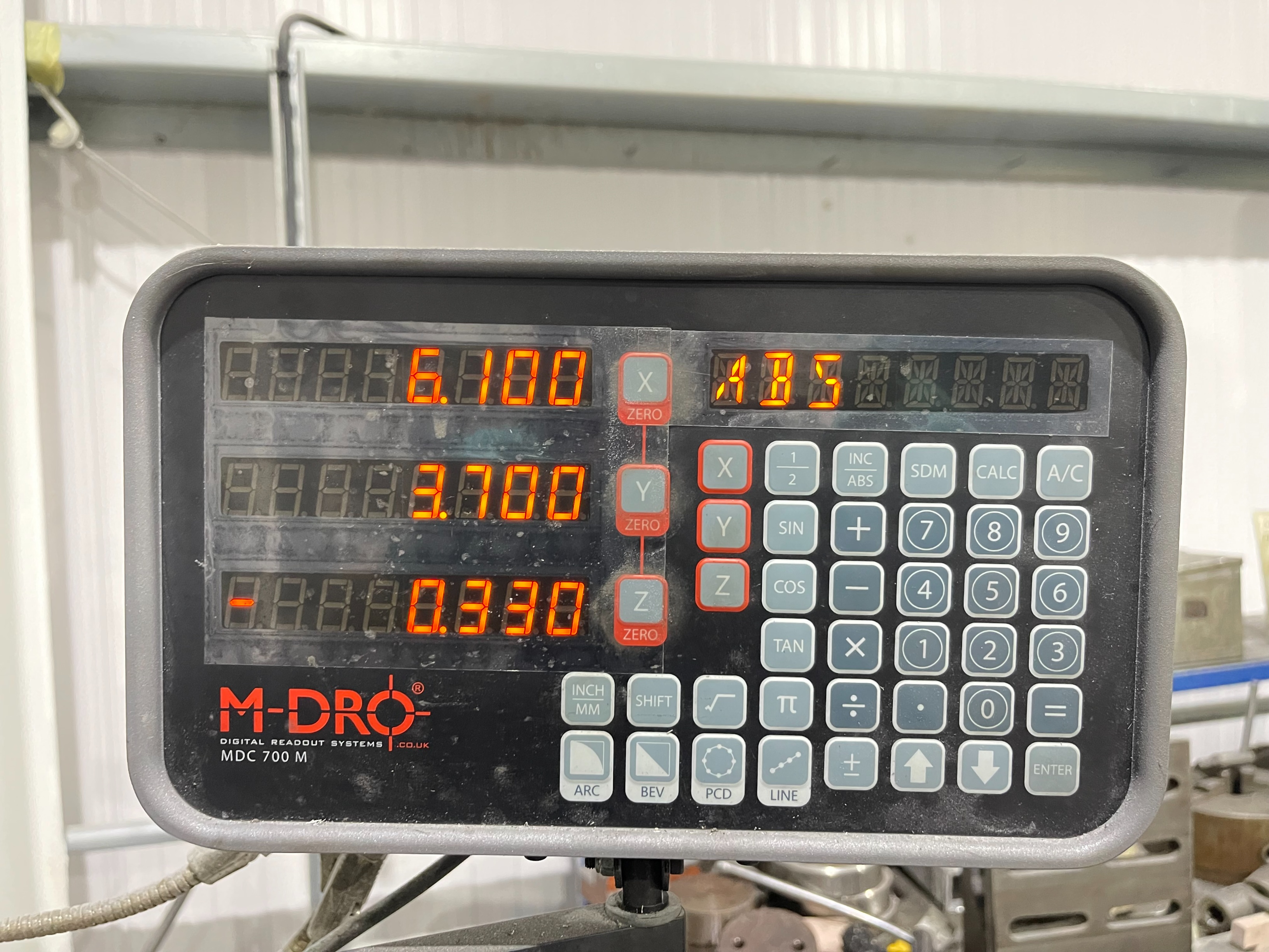 XYZ 4000 Turret Mill