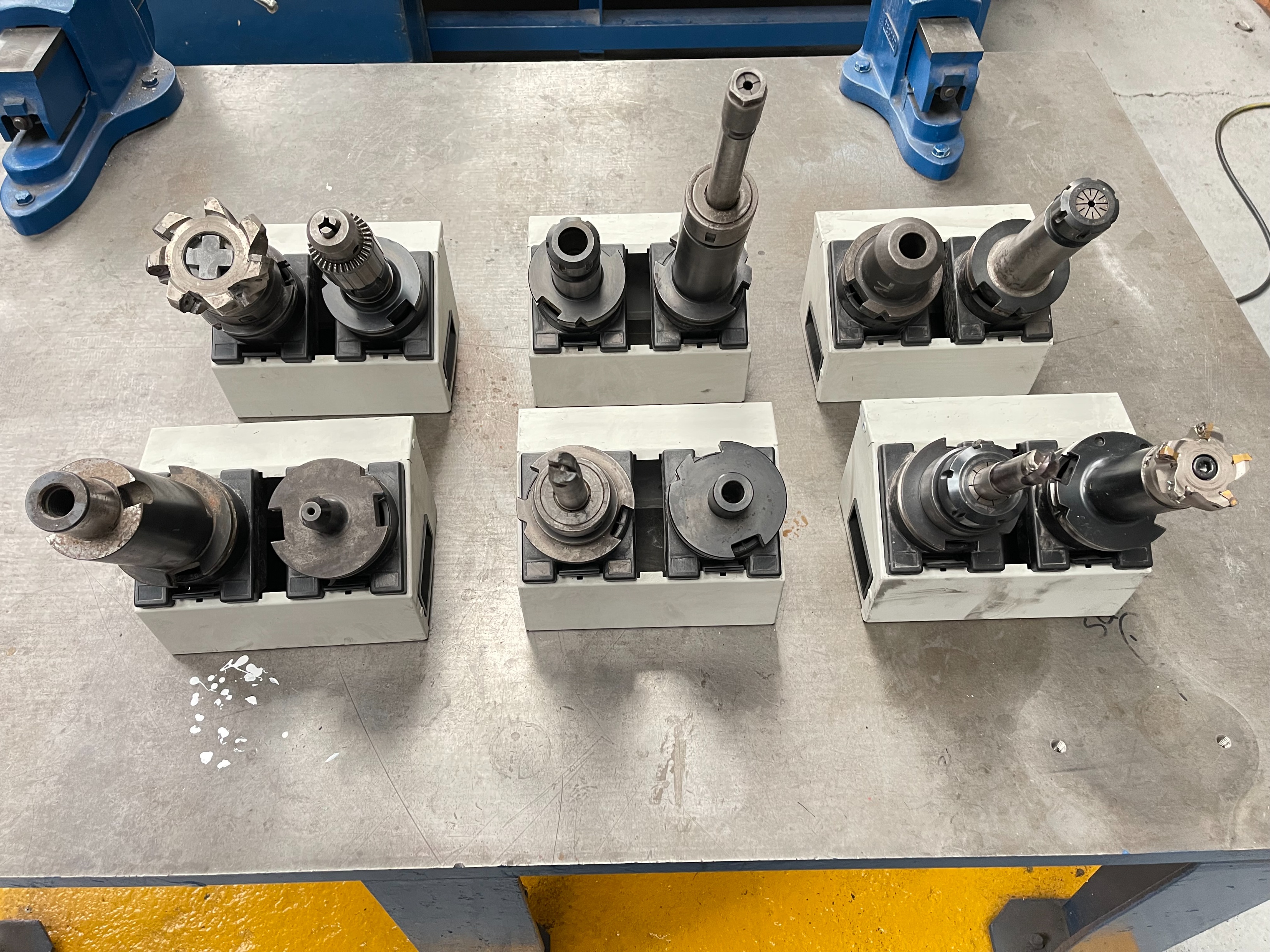 (12) x CAT50 Tooling