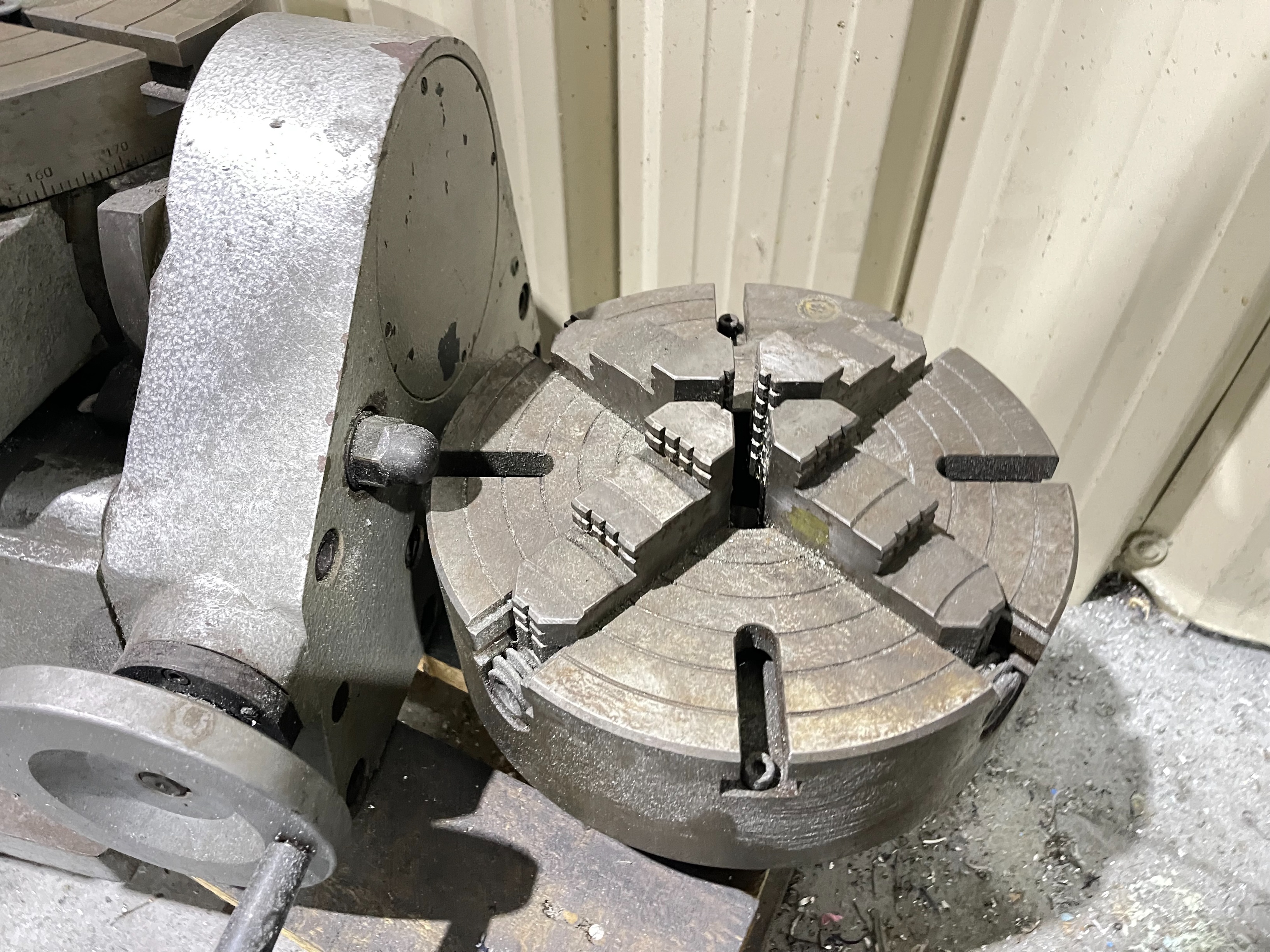 320mm Rotary Table and 250mm 4 Jaw Chuck