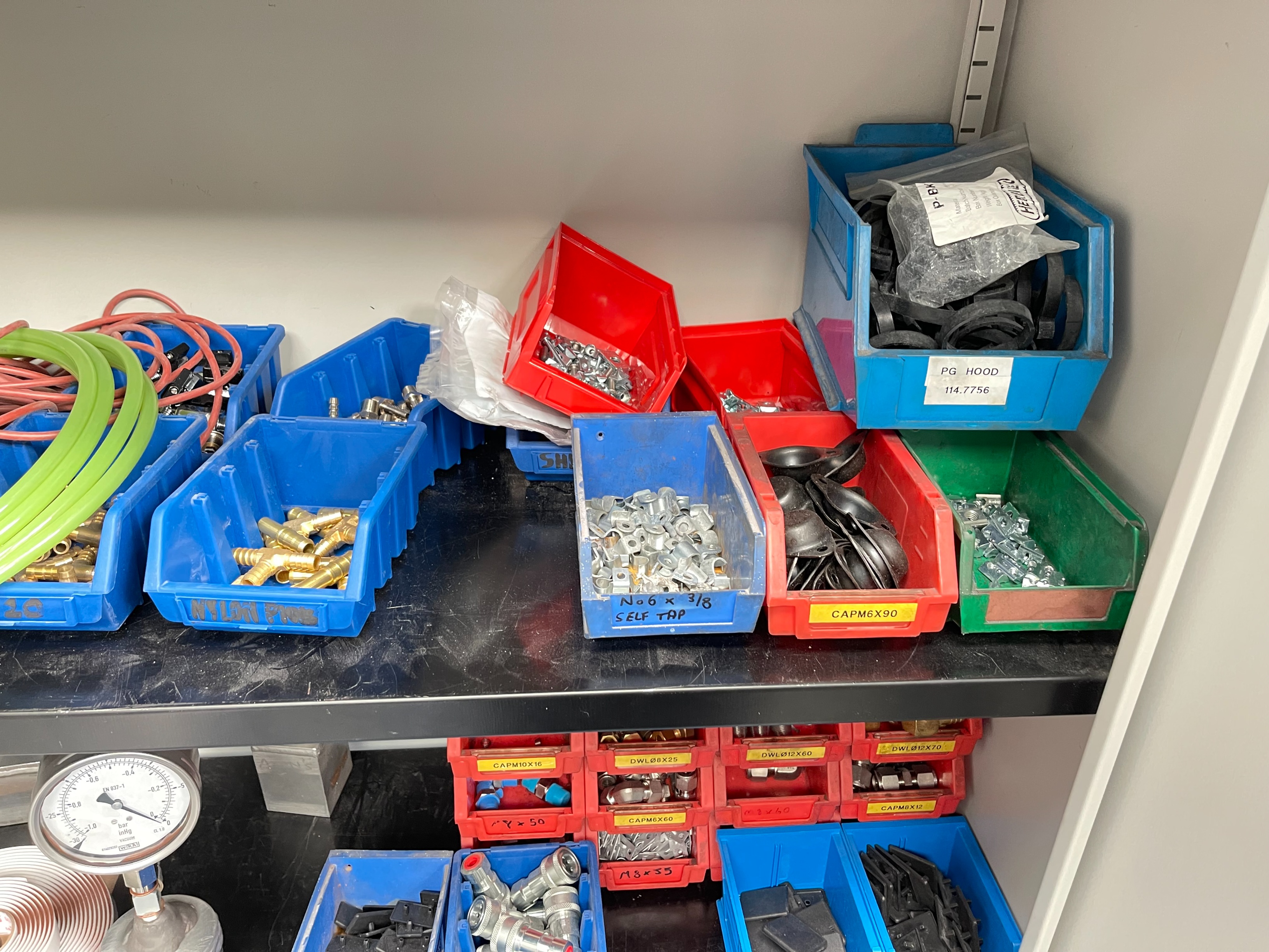 Cupboards with Qty of Air Fittings, Hydraulic Fittings and (2) x Vacuum Gauges