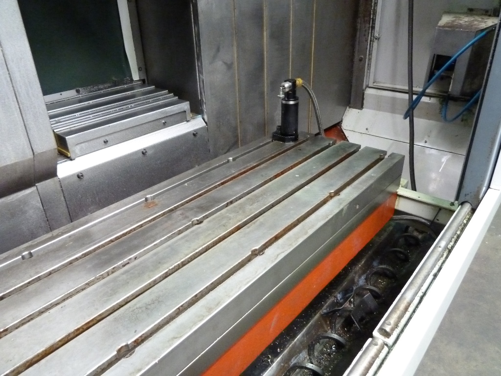 Mazak VTC-200B 3-axis Vertical Machining Centre