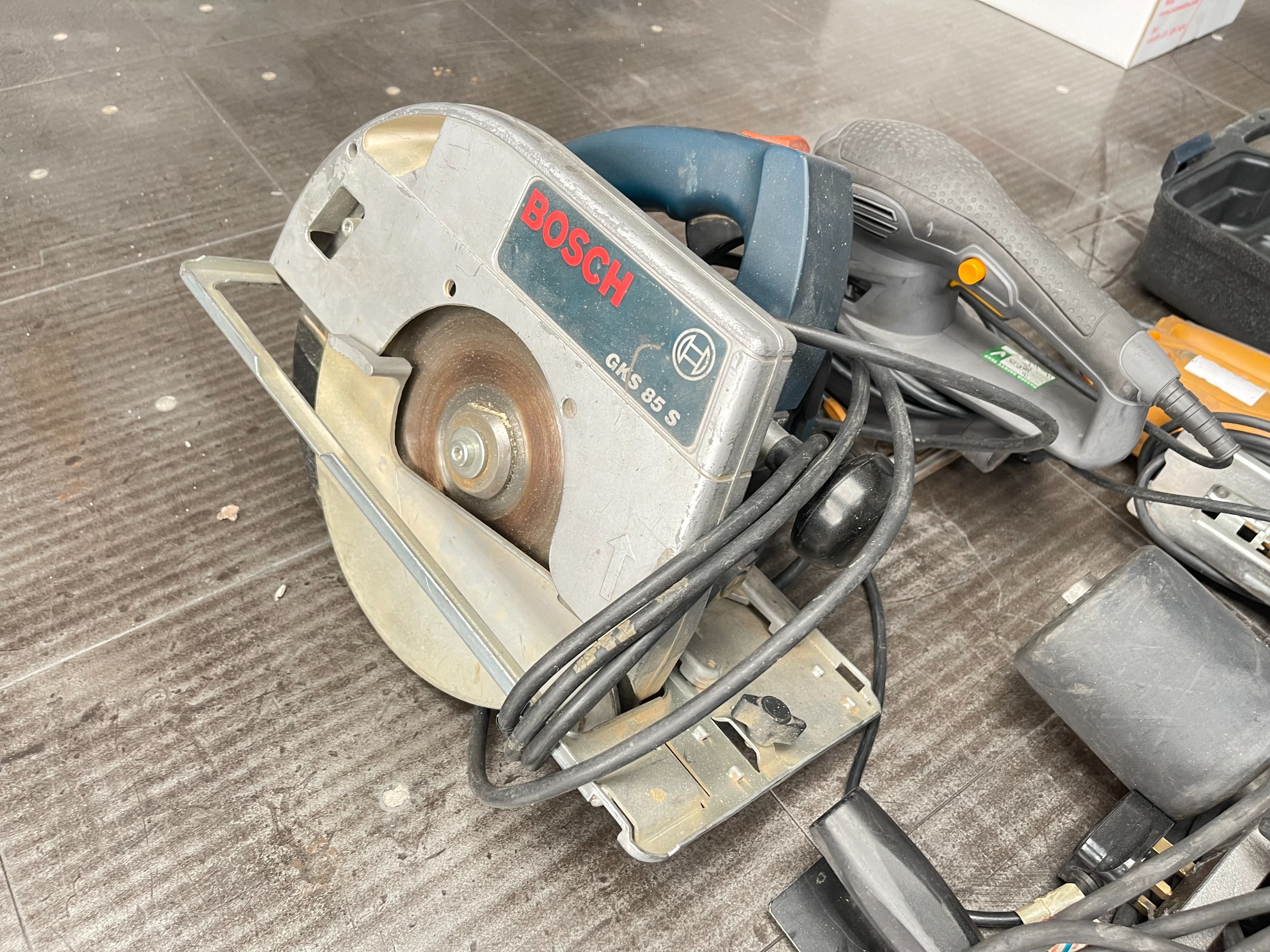 Qty of Jigsaws, Circular Saw, Heat Gun and Titan Sander