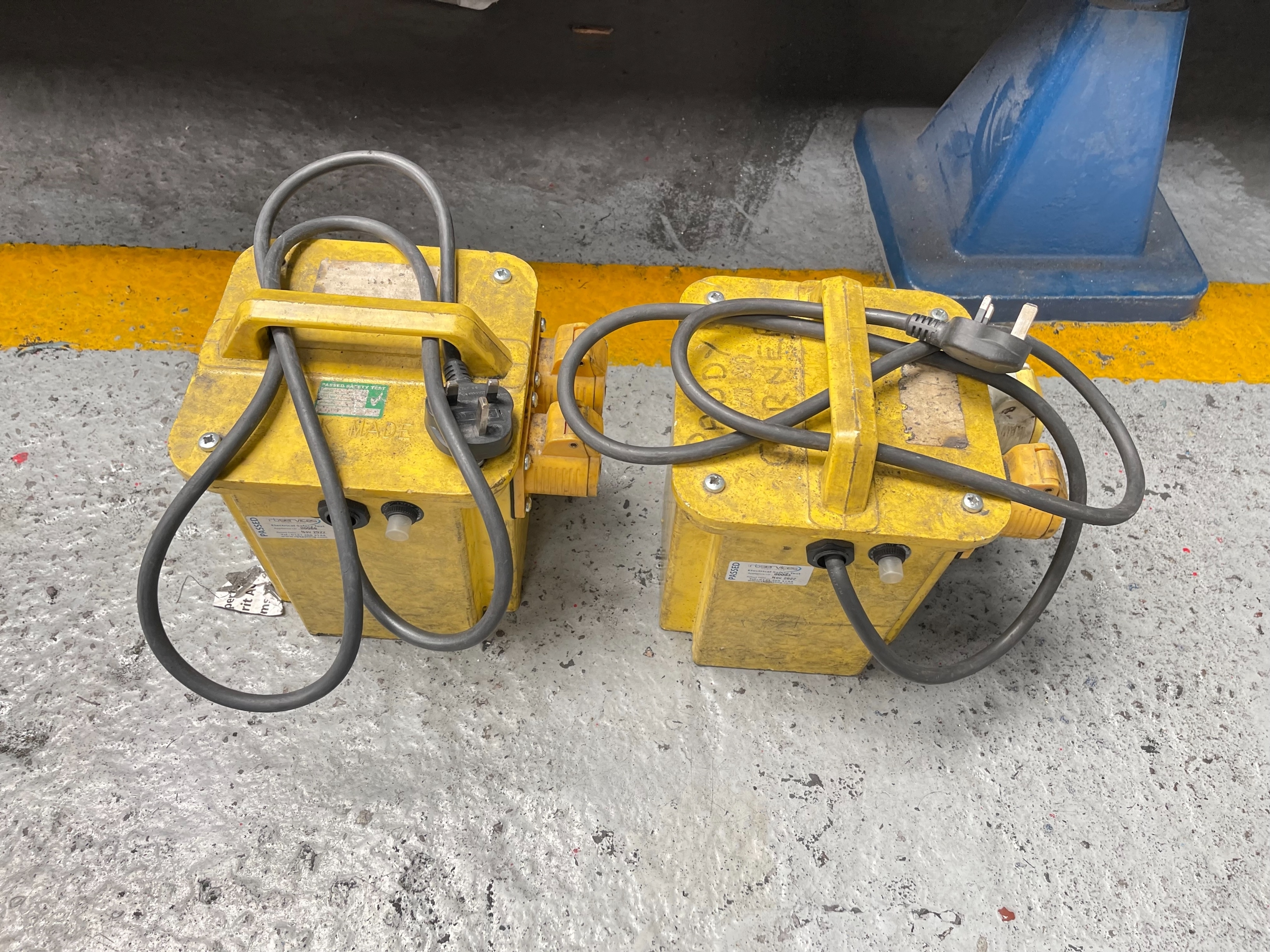 (2) x 110 Volt Power Supplies, 2kw Heater and Extension Lead