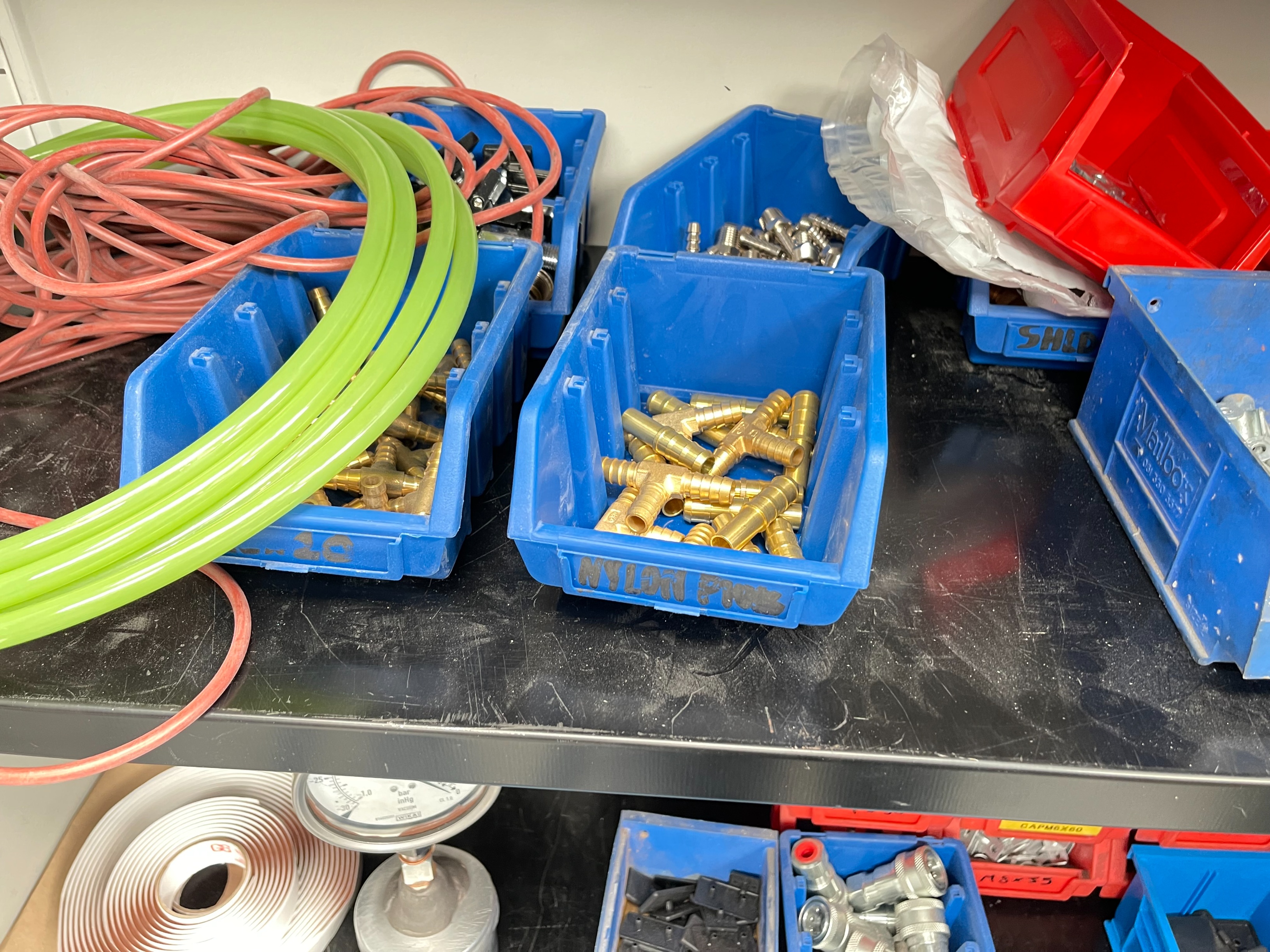 Cupboards with Qty of Air Fittings, Hydraulic Fittings and (2) x Vacuum Gauges