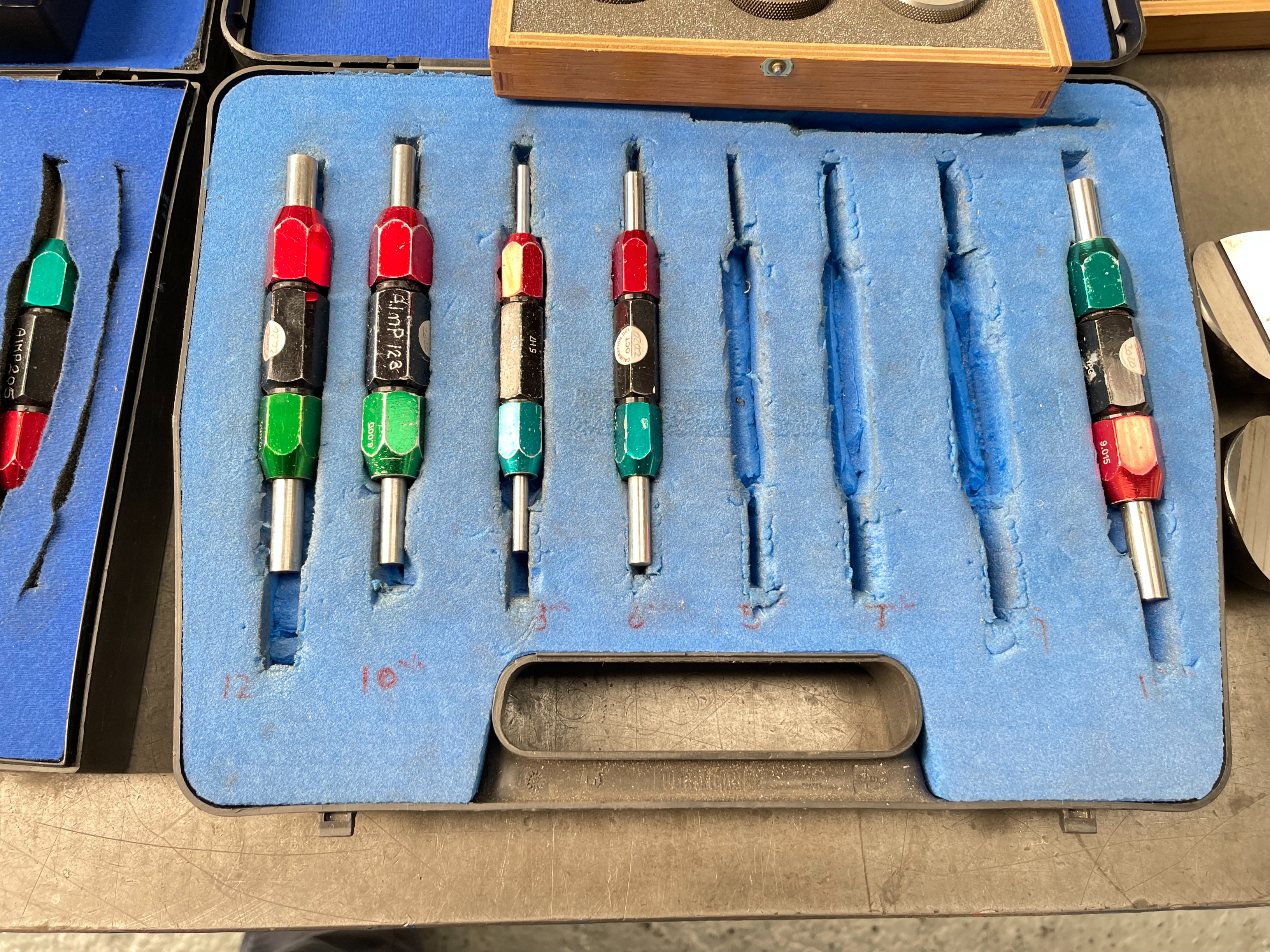 Qty of Plug Gauges, Thread Gauges