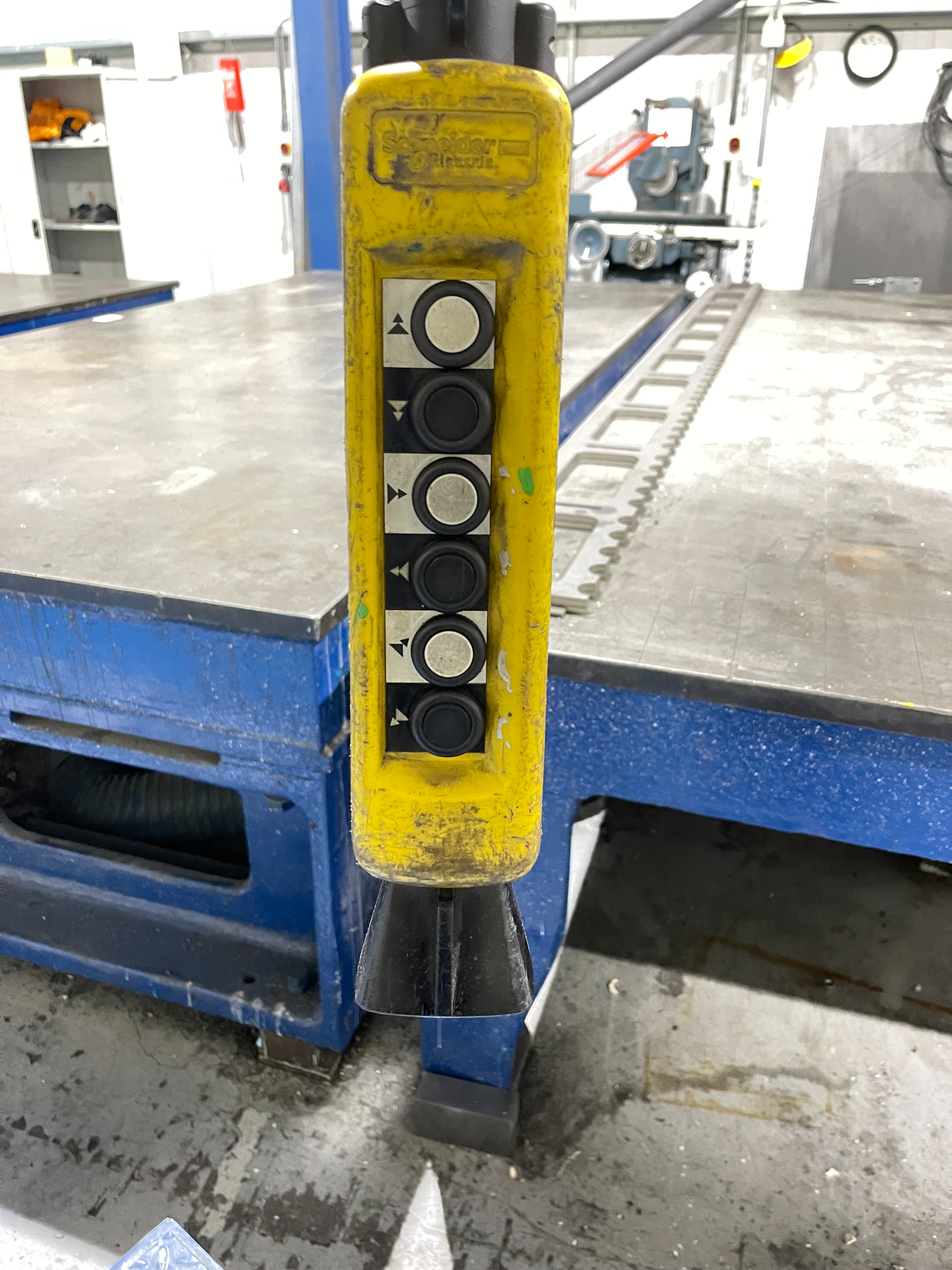 Free Standing Crane 8 ton, 12m Length, 7.4m Cross Travel