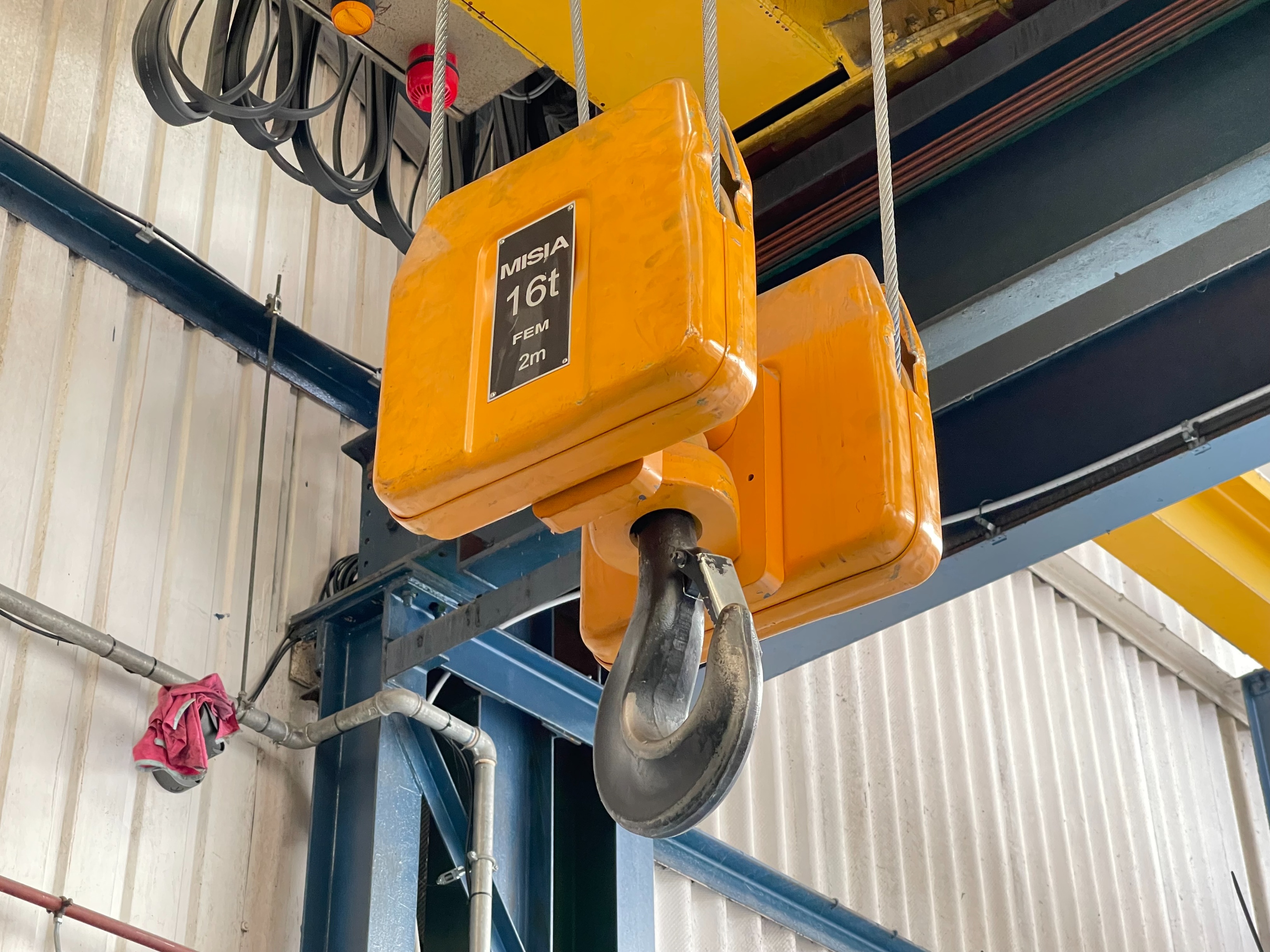 Crane 16 ton, 12.8m Width, 6.3m High Approx.