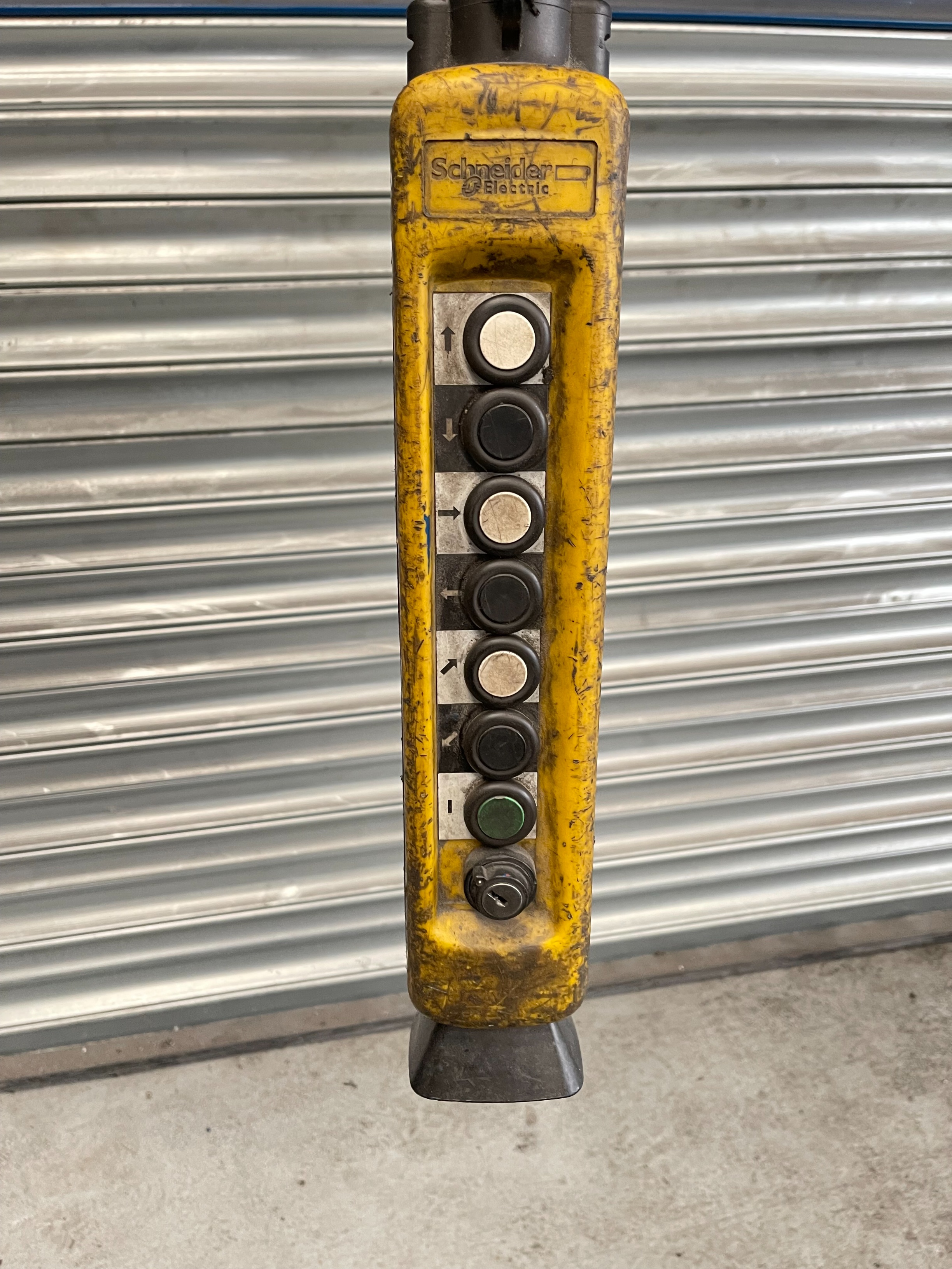 Crane 16 ton, 12.8m Width, 6.3m High Approx.