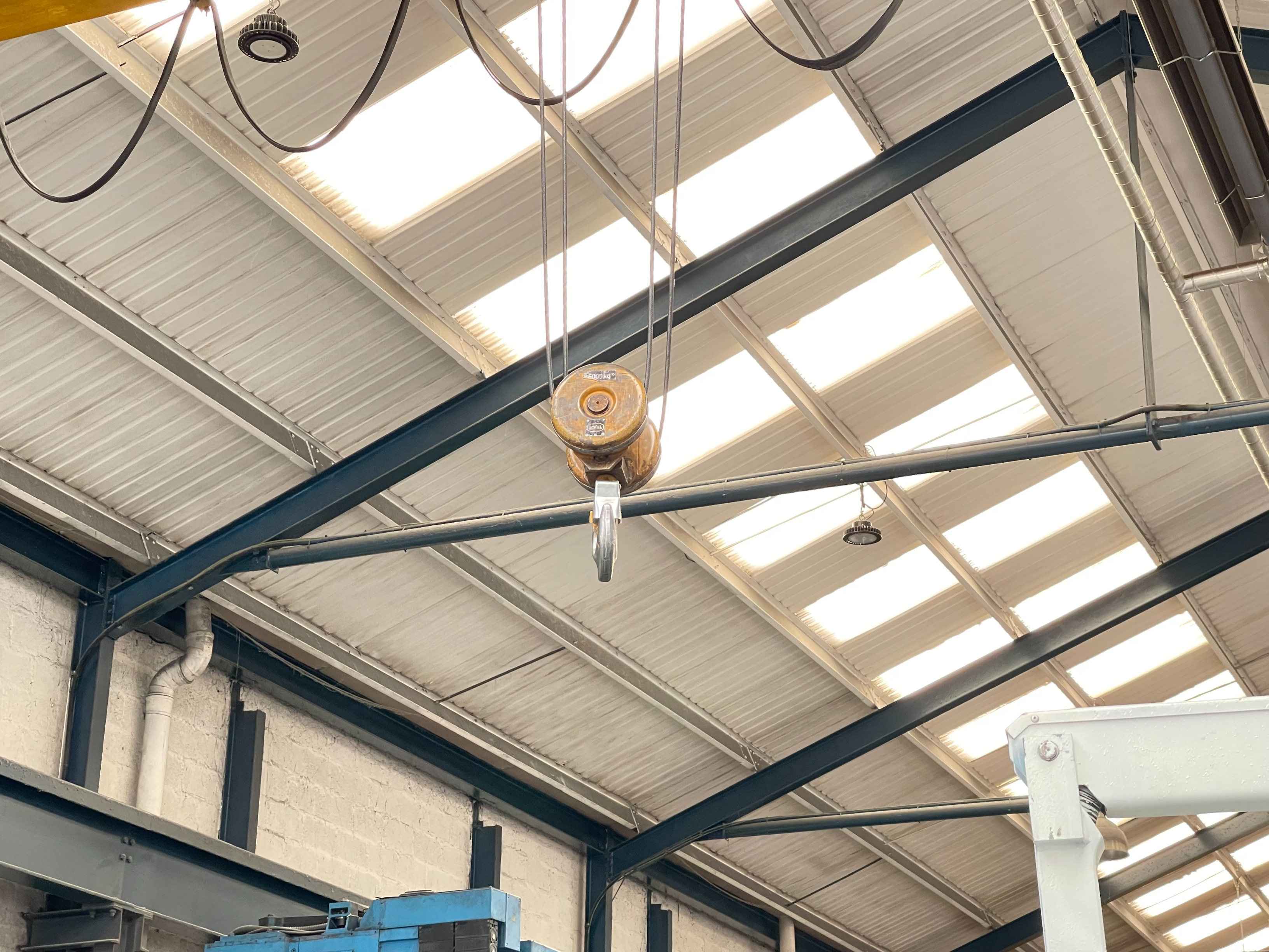 Crane 5 ton 12.8m Width, 6.3m High Approx.