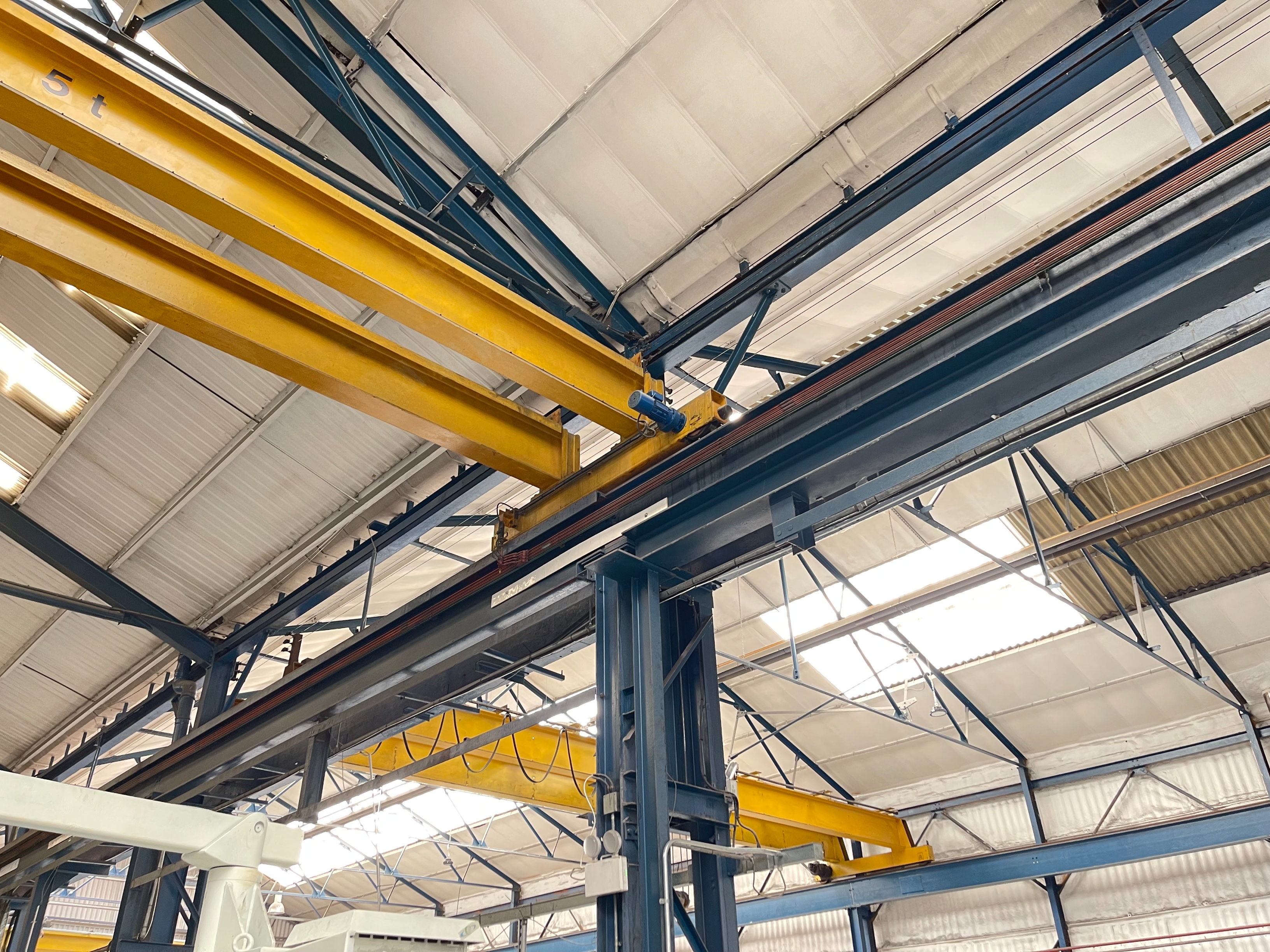 Crane 5 ton 12.8m Width, 6.3m High Approx.