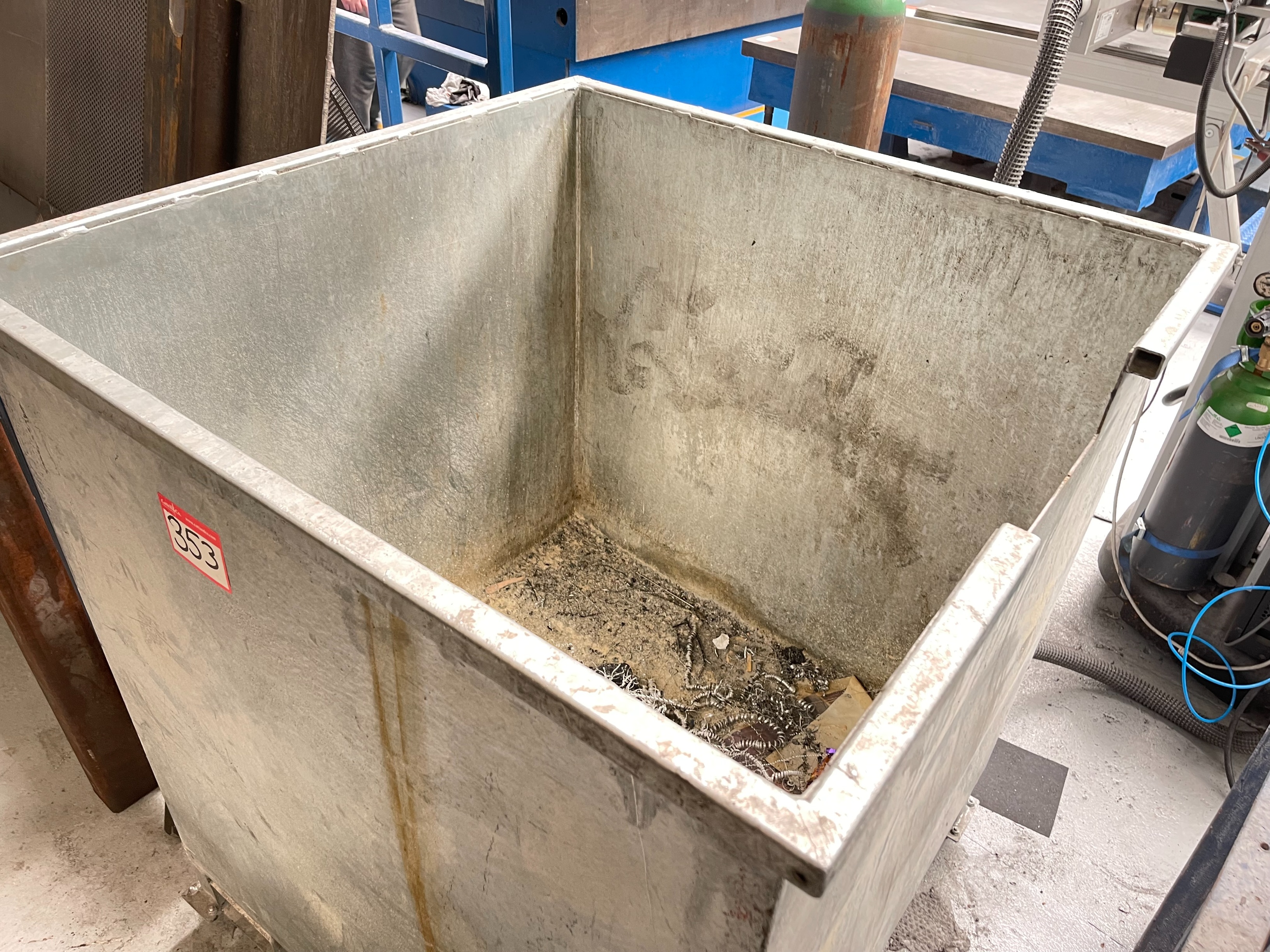 Galvanised Mobile Tank 1070mm x 1070mm x 1.1m High