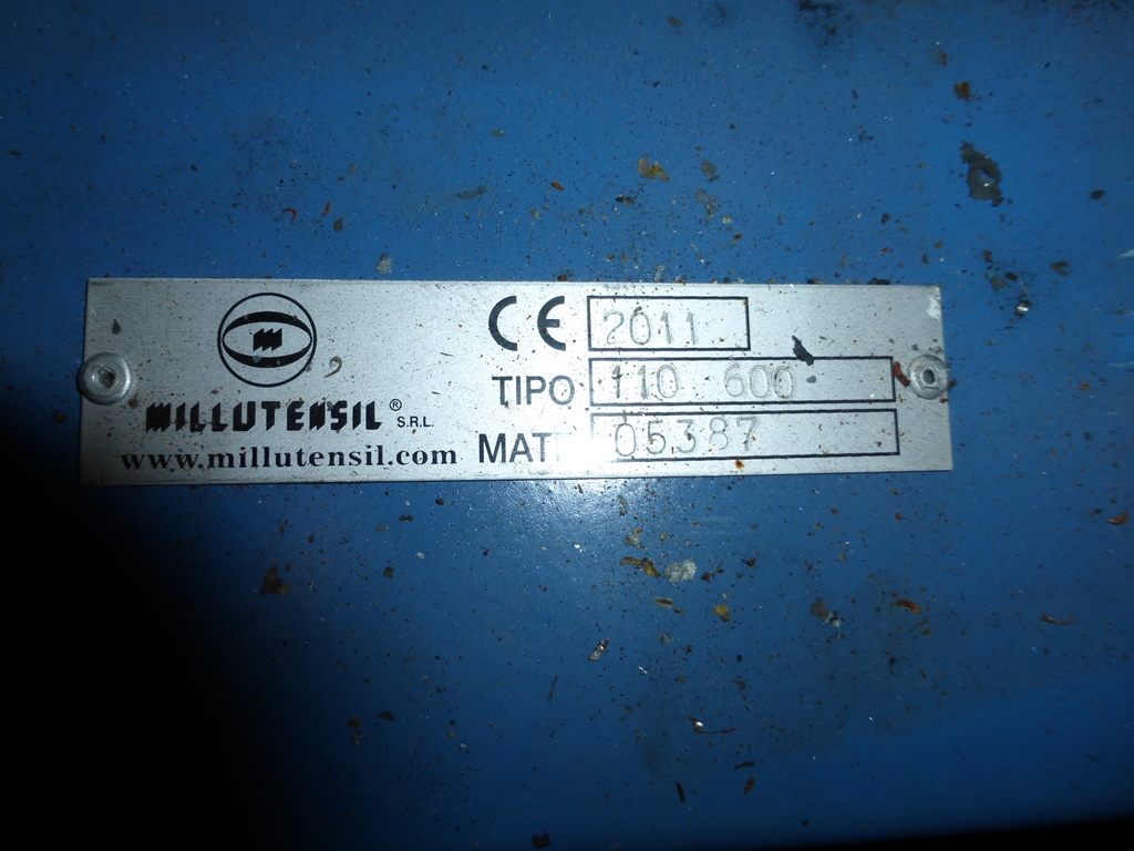 (2) Millutensil 600mm Strip Lubricators