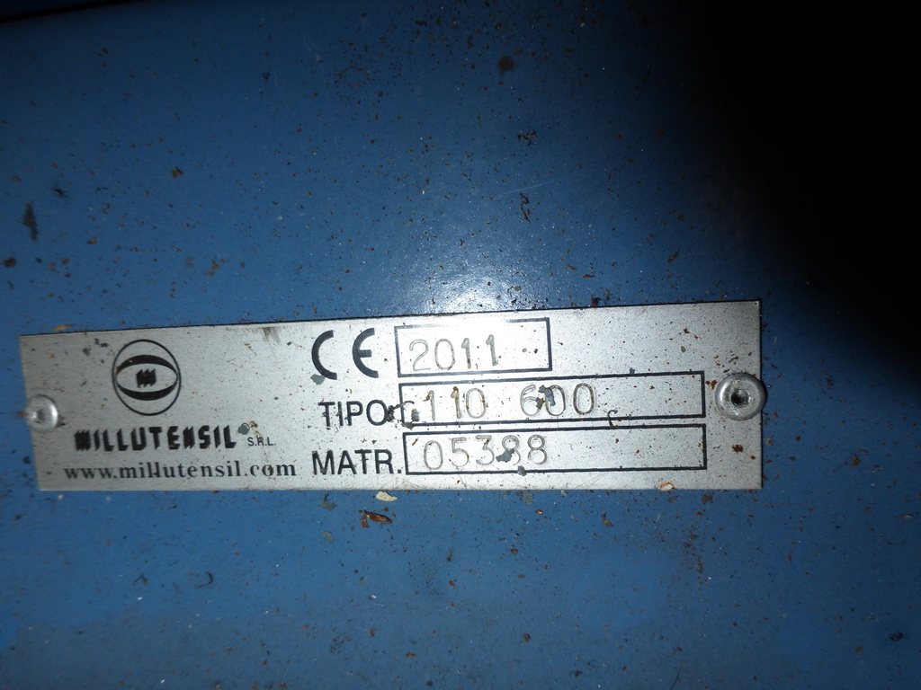 (2) Millutensil 600mm Strip Lubricators