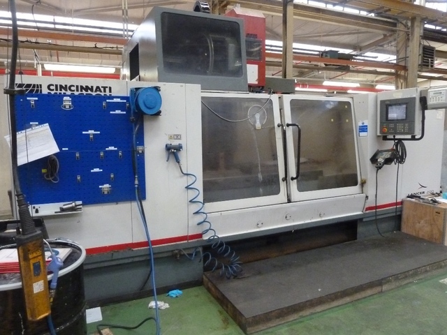 Cincinnati Lancer 2000 Vertical Machining Centre with Accramatic A2100 Control