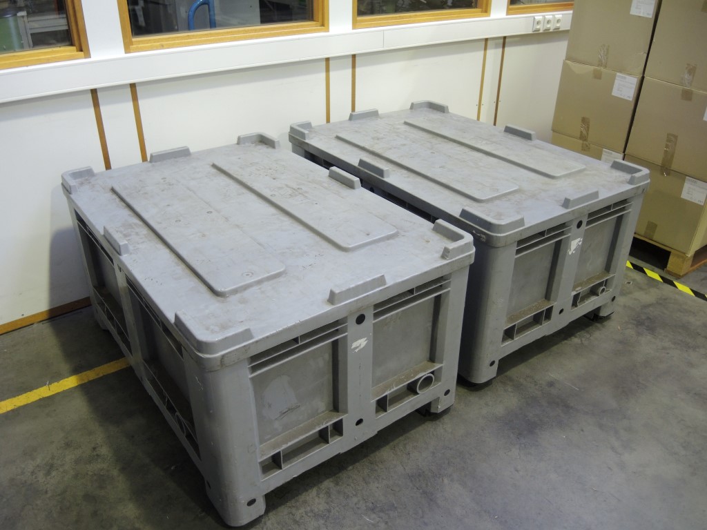 (20) Boxes empty