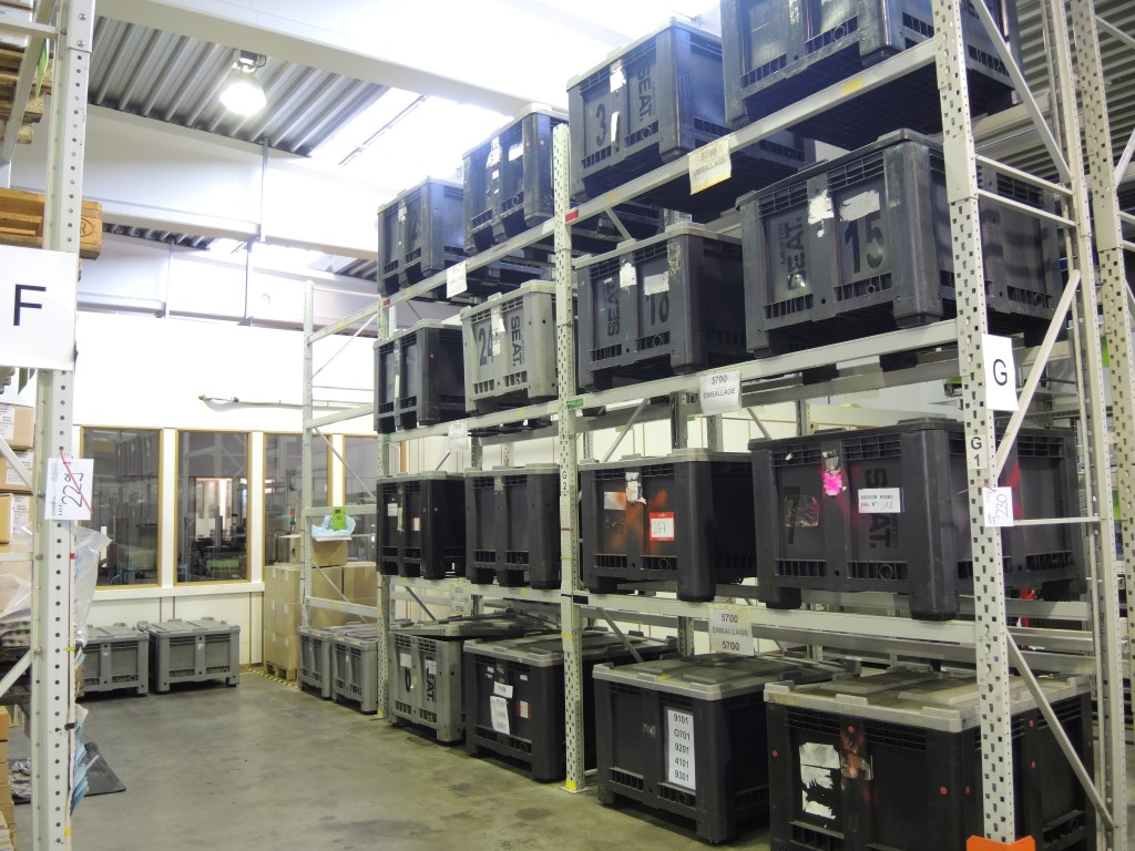 (20) Boxes empty