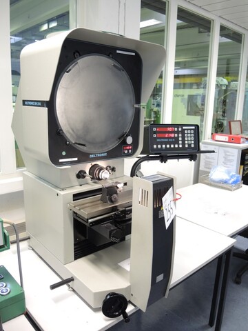 Deltronic DH216 Projector