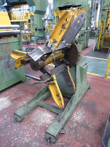 Clarks VSR 7M Powered Decoiler, Atkin MS52600 3 Roll Leveller and Atkin Servofeed