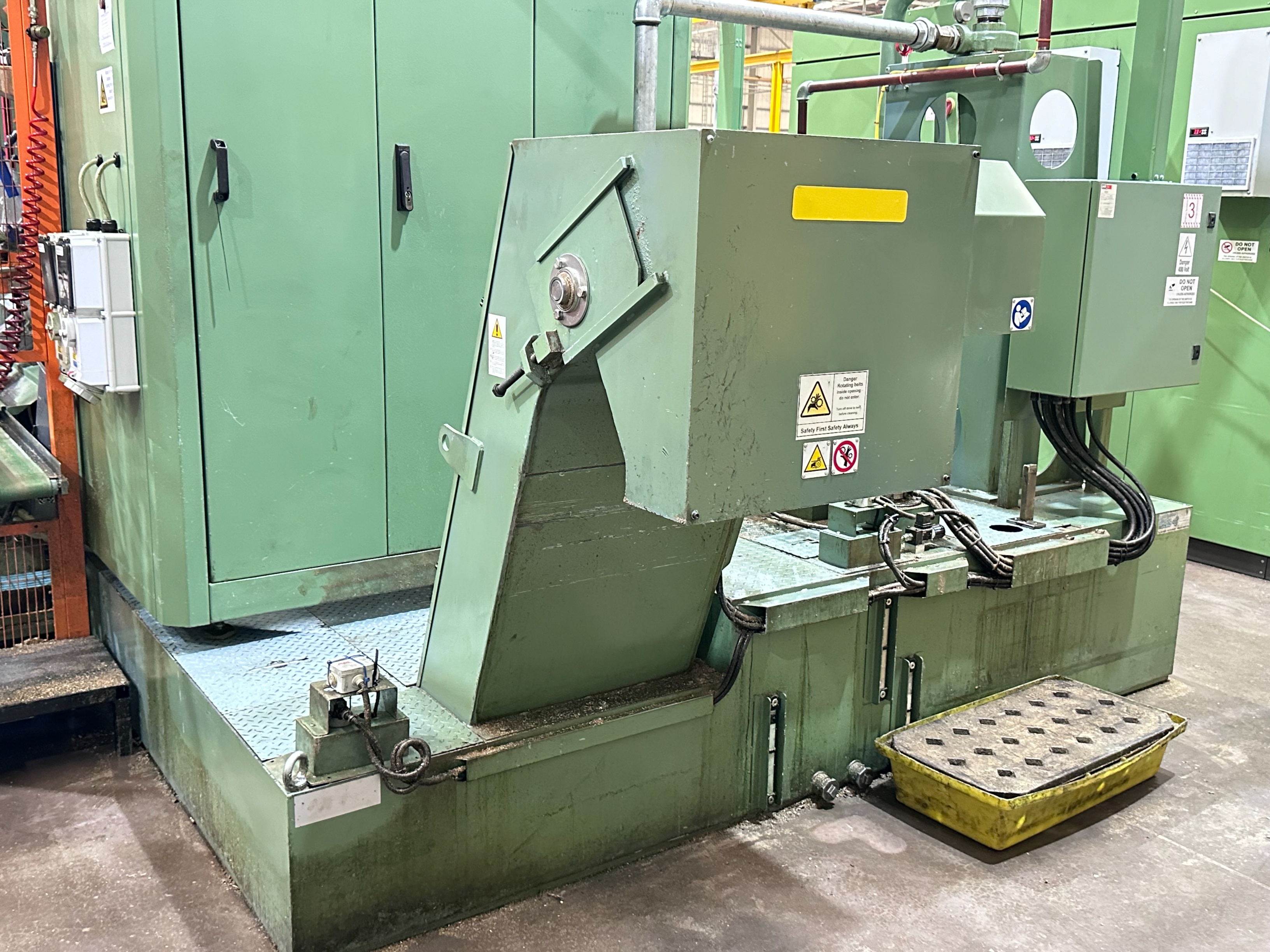 BRF (Riello) AZ-134/60 CN 3-Way, 8-Station Trunnion Type Rotary ...