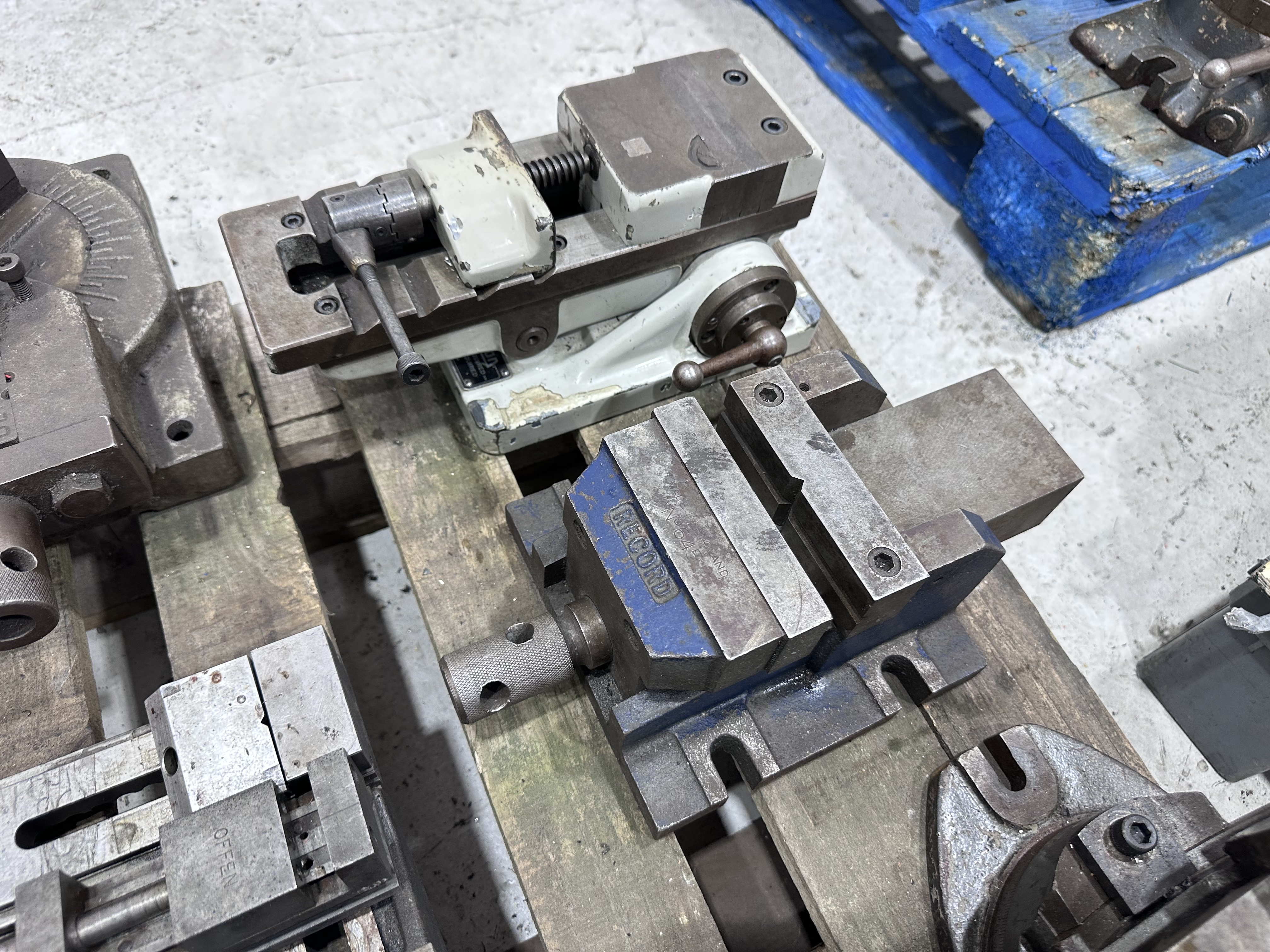 Qty of Machine Vices