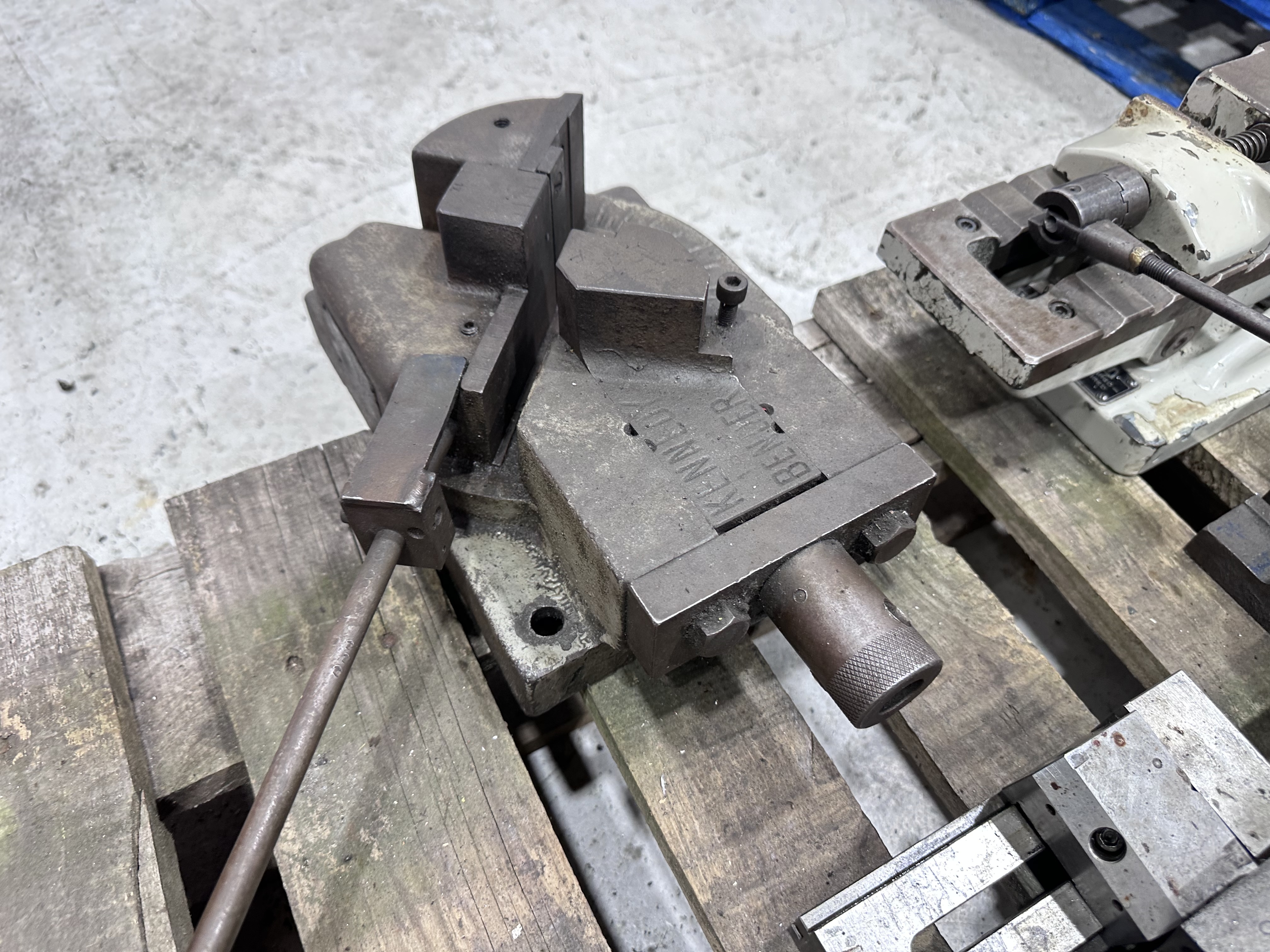 Qty of Machine Vices