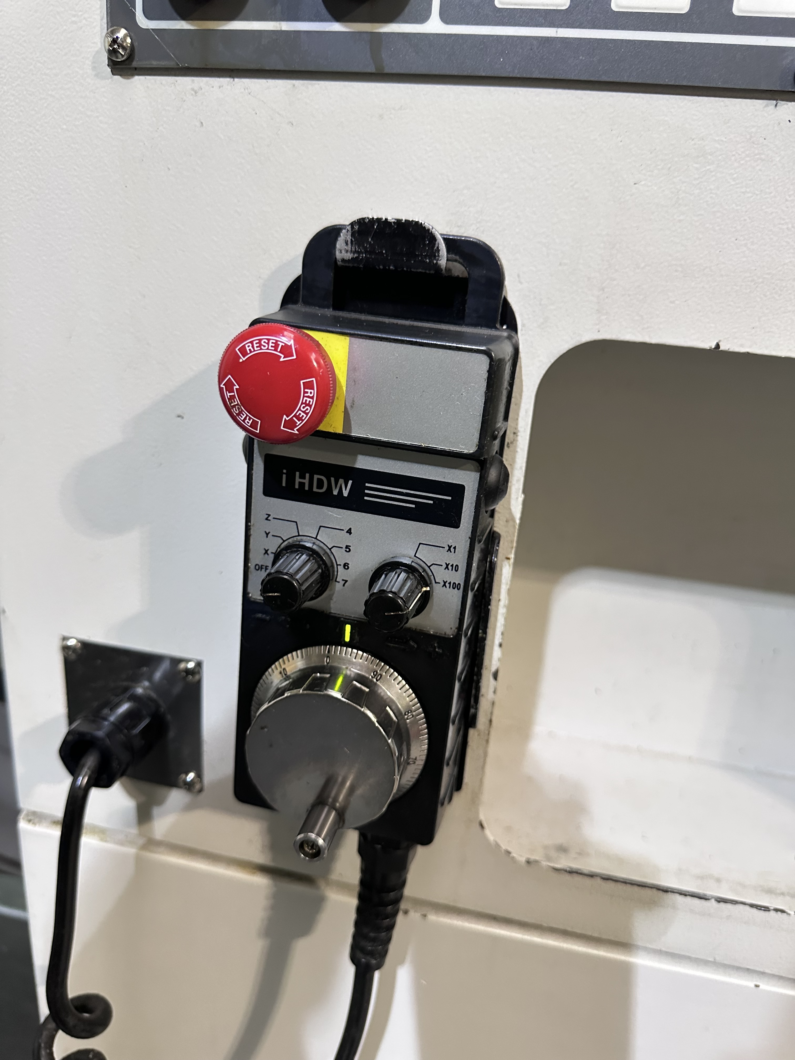  Dugard 1000E Vertical Machining Centre (2014)