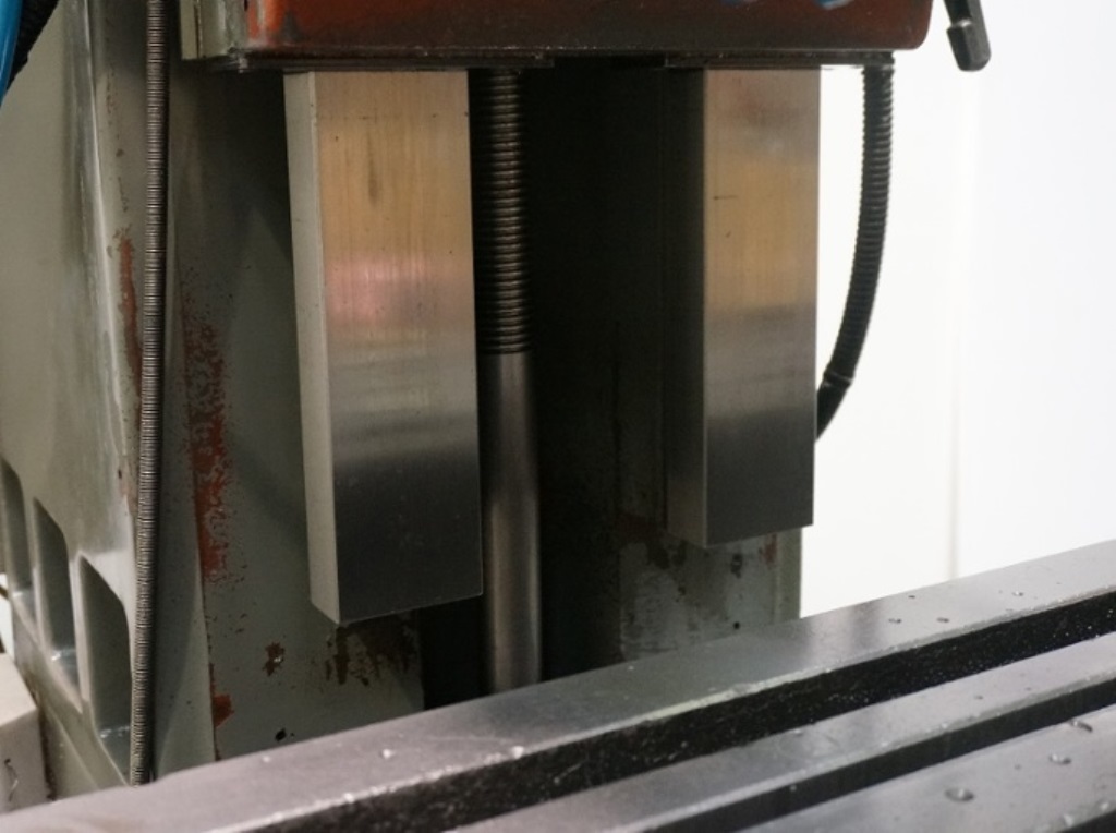 XYZ 4000 CNC Milling Machine with ProtoTrak MX2 Control