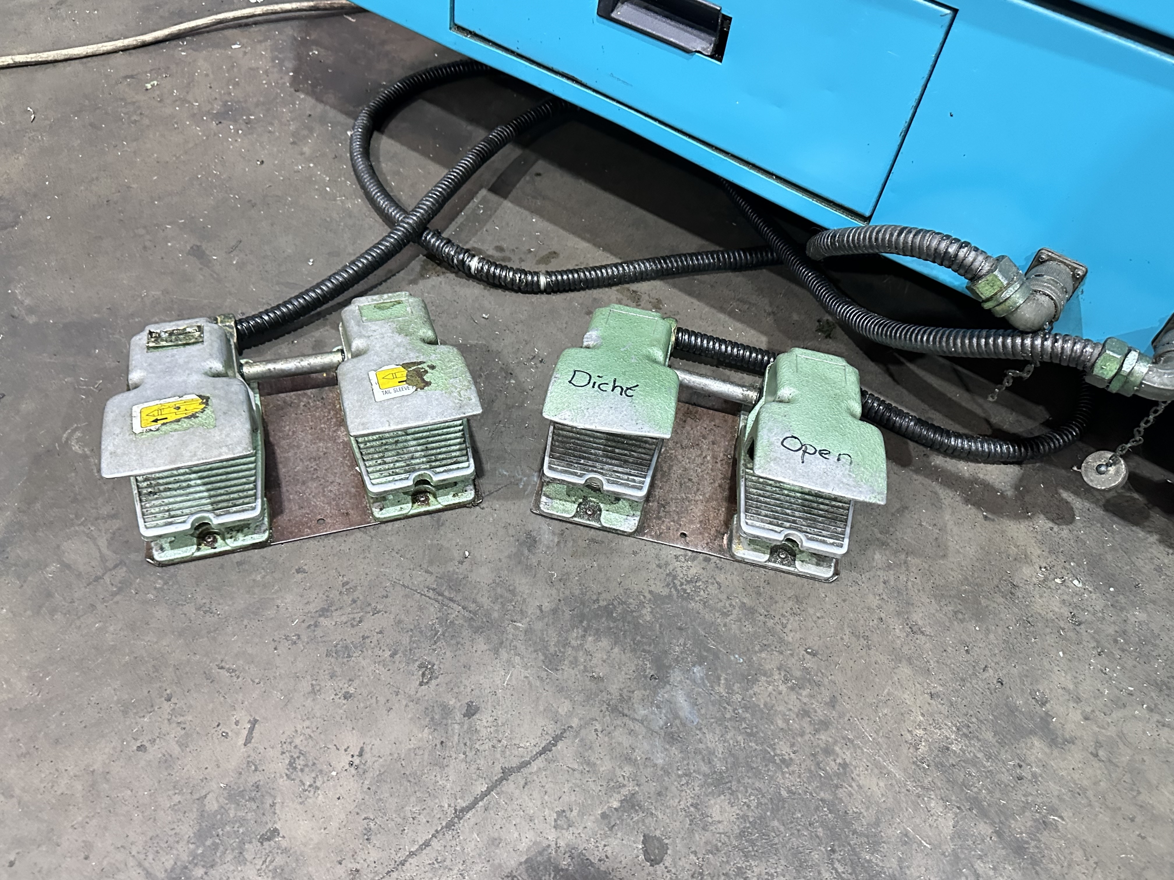 Doosan Mecatec S550LM Slant Bed CNC Lathe (2004)