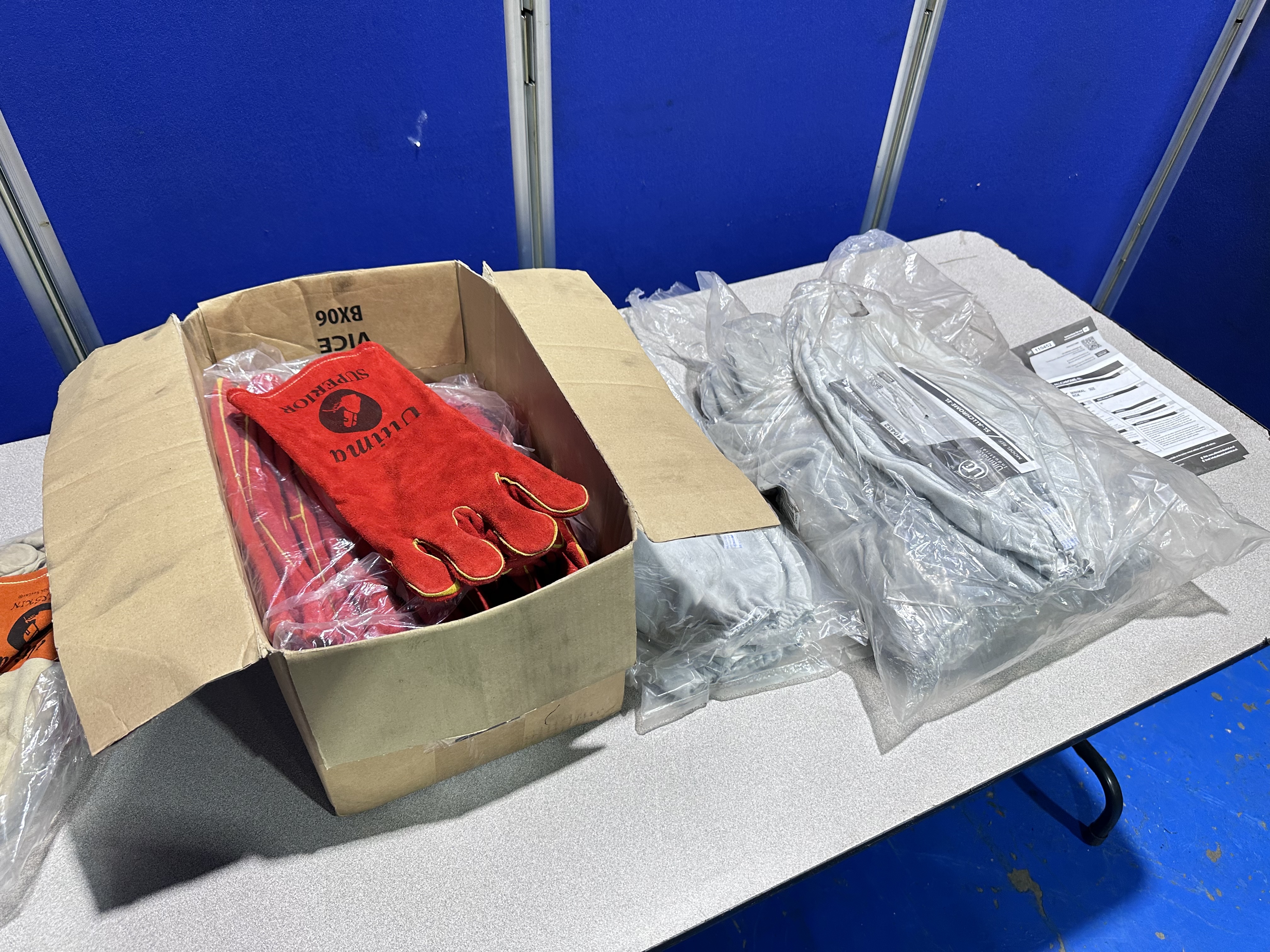 Qty of Welding Gloves & Sleeves