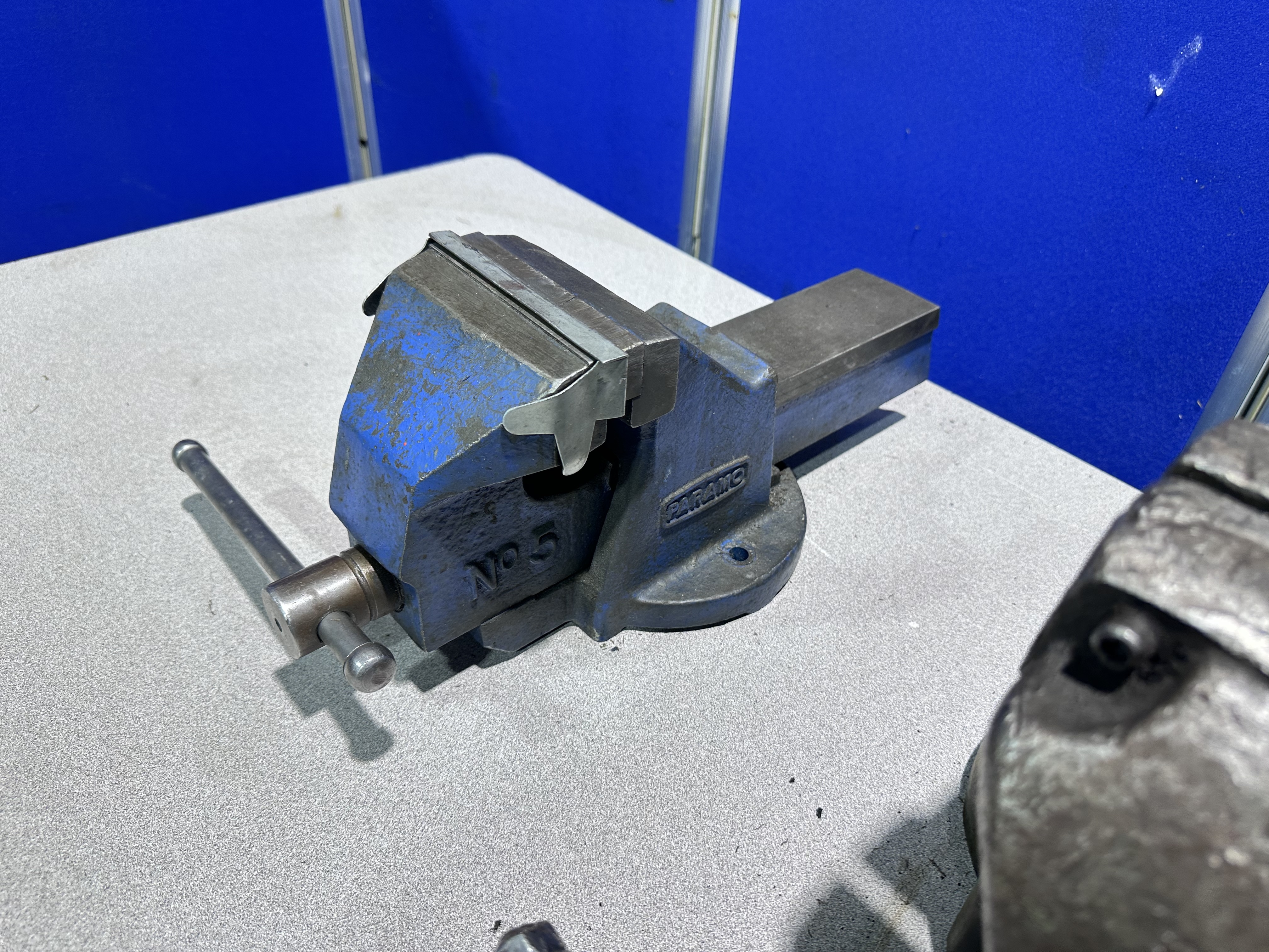 (2) x Bench Vices