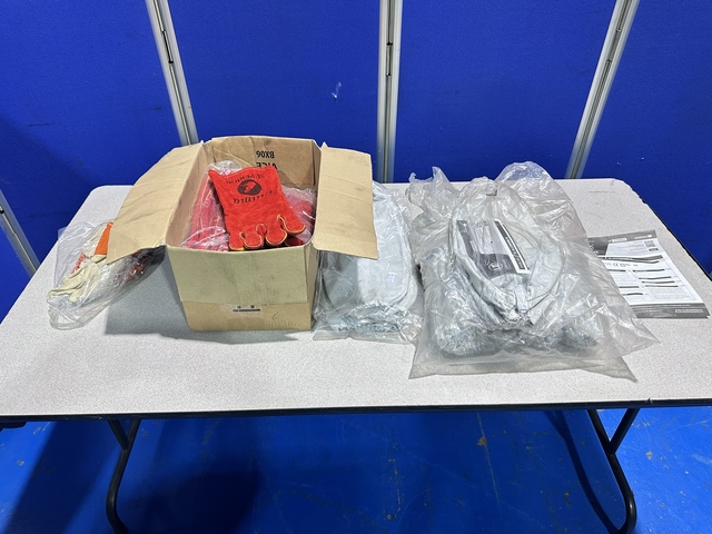 Qty of Welding Gloves & Sleeves
