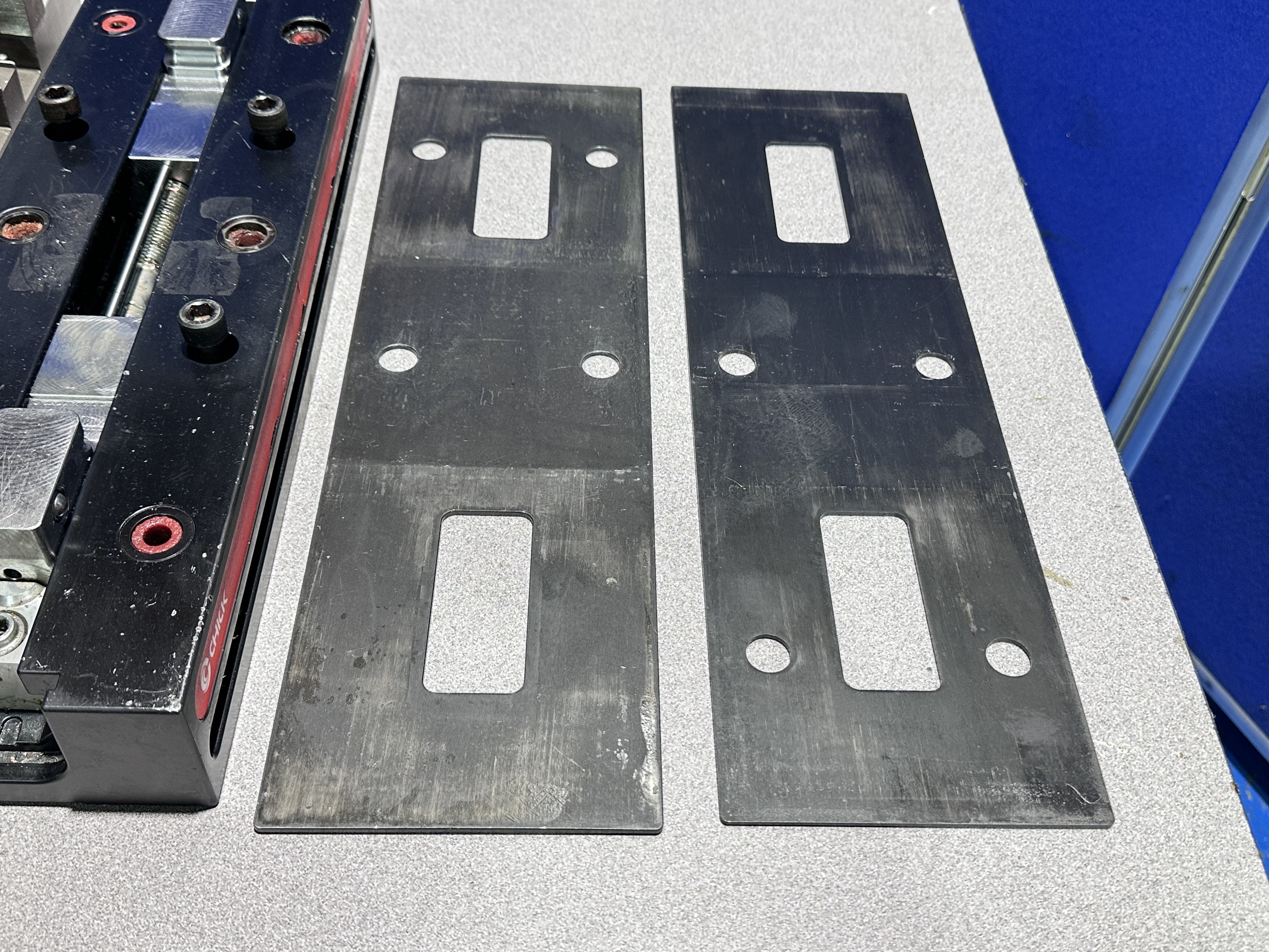 (2) x Chick 5 QL 1550 Multilok Machine Bases
