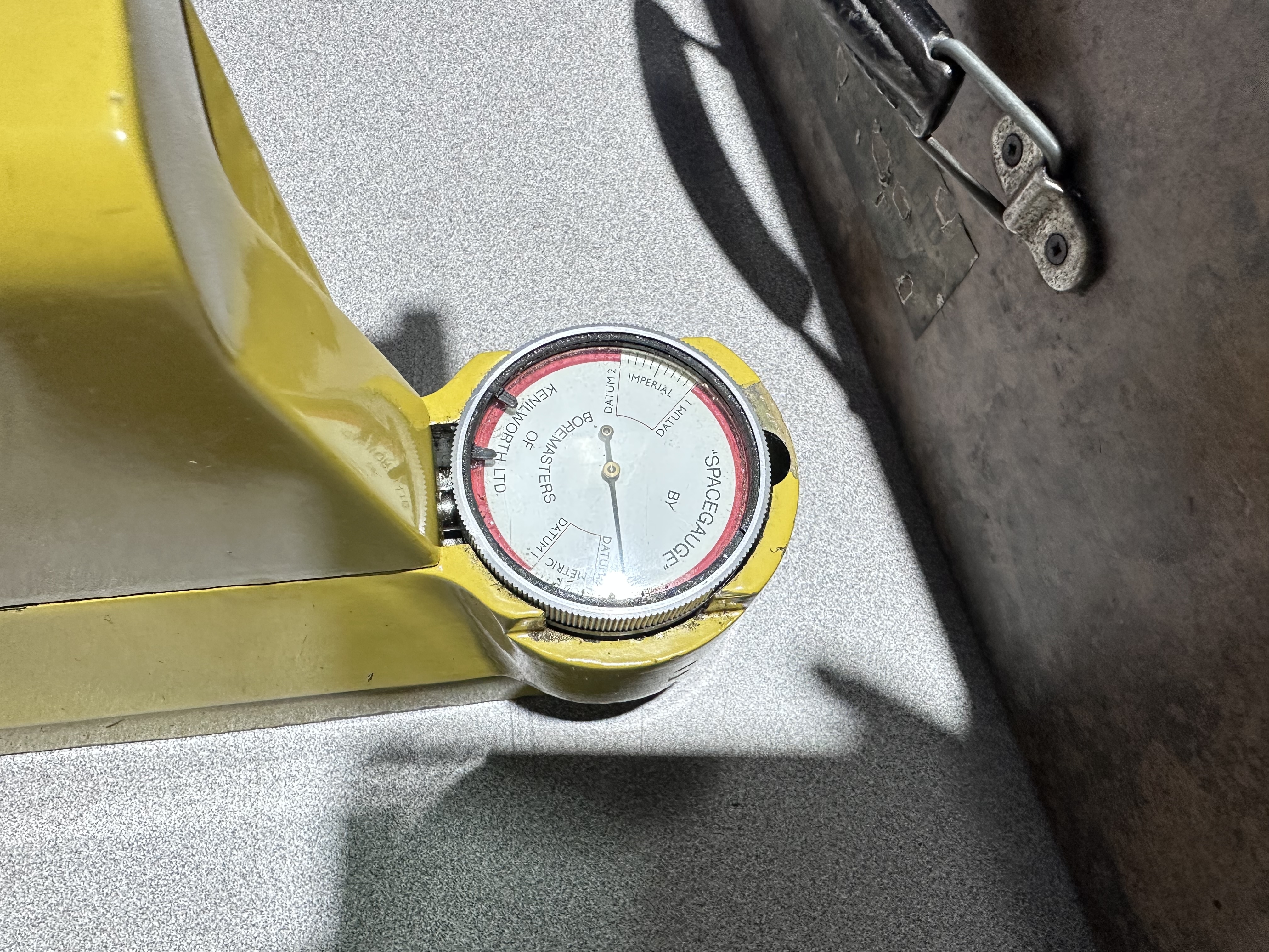 (2) x Bench Centres & Spa Gauge