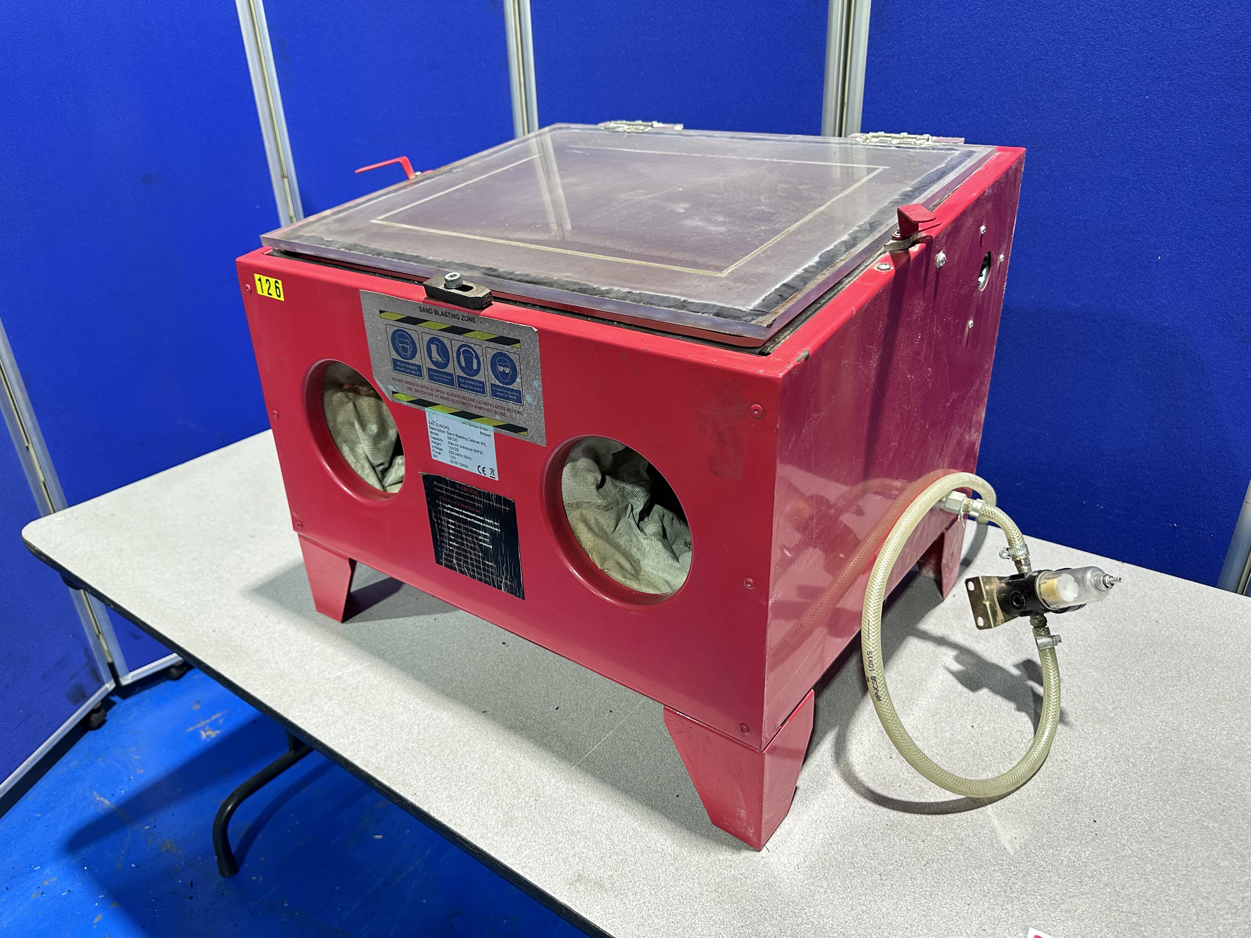 SXC Europe SBC90 Sand Blasting Cabinet Cap 90L