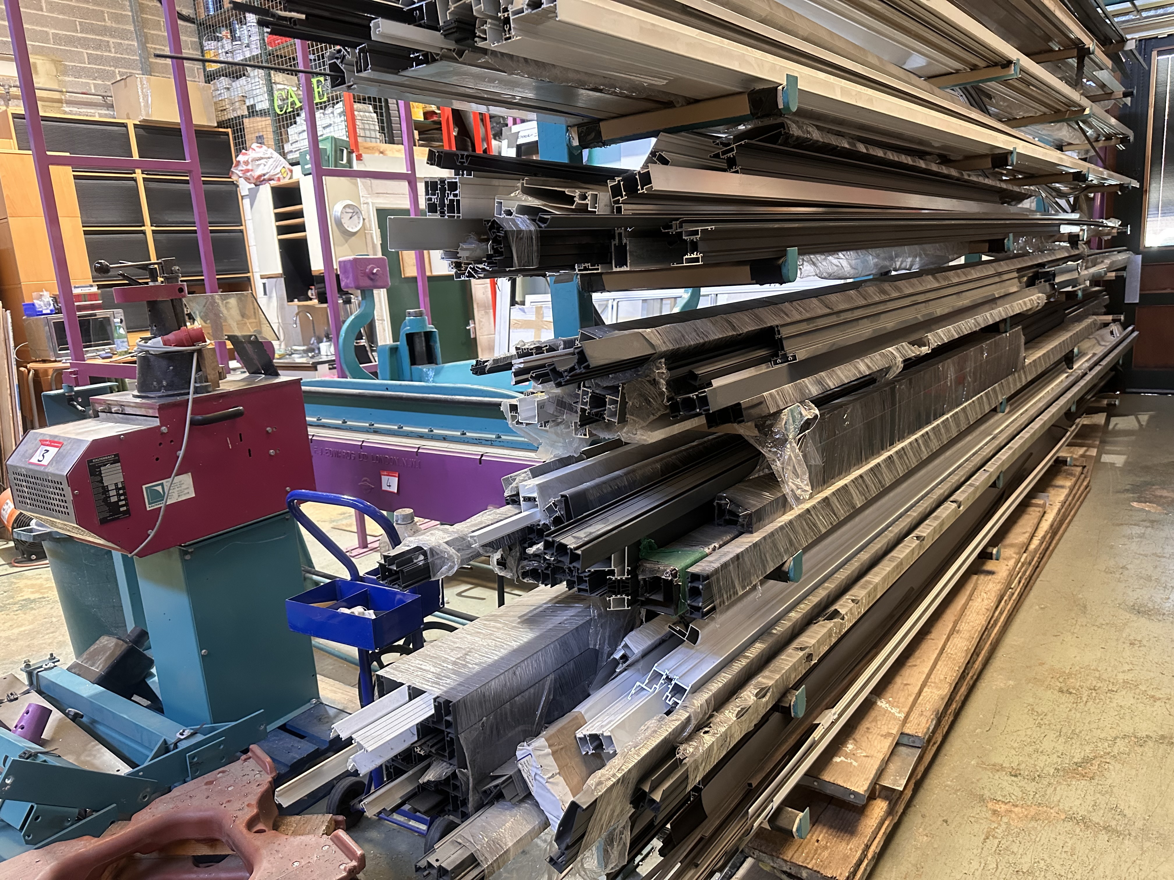 Selection of Aluminium Extrusion For Windows/Doors