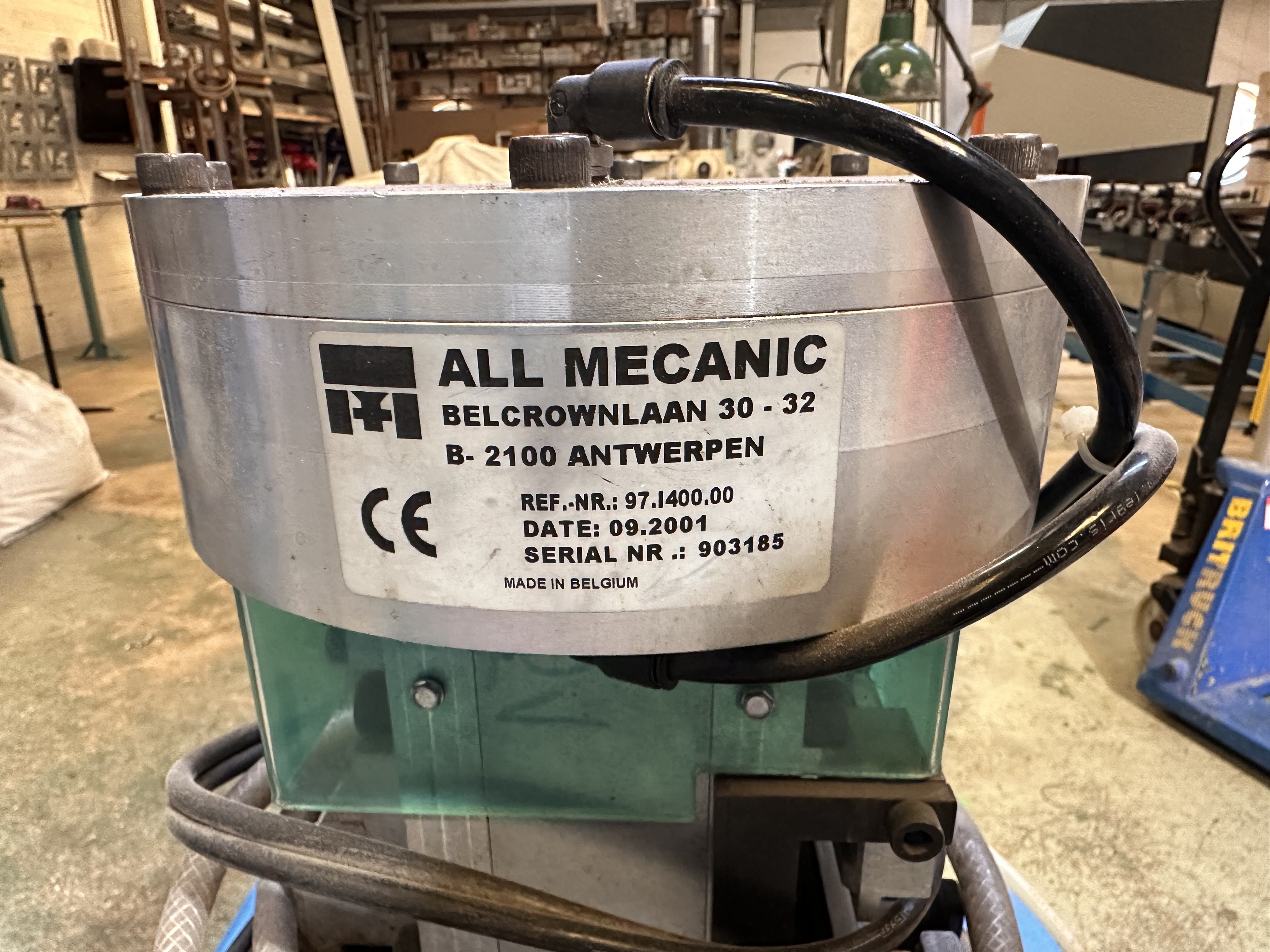 Reynaers Extrusion Clipping Press