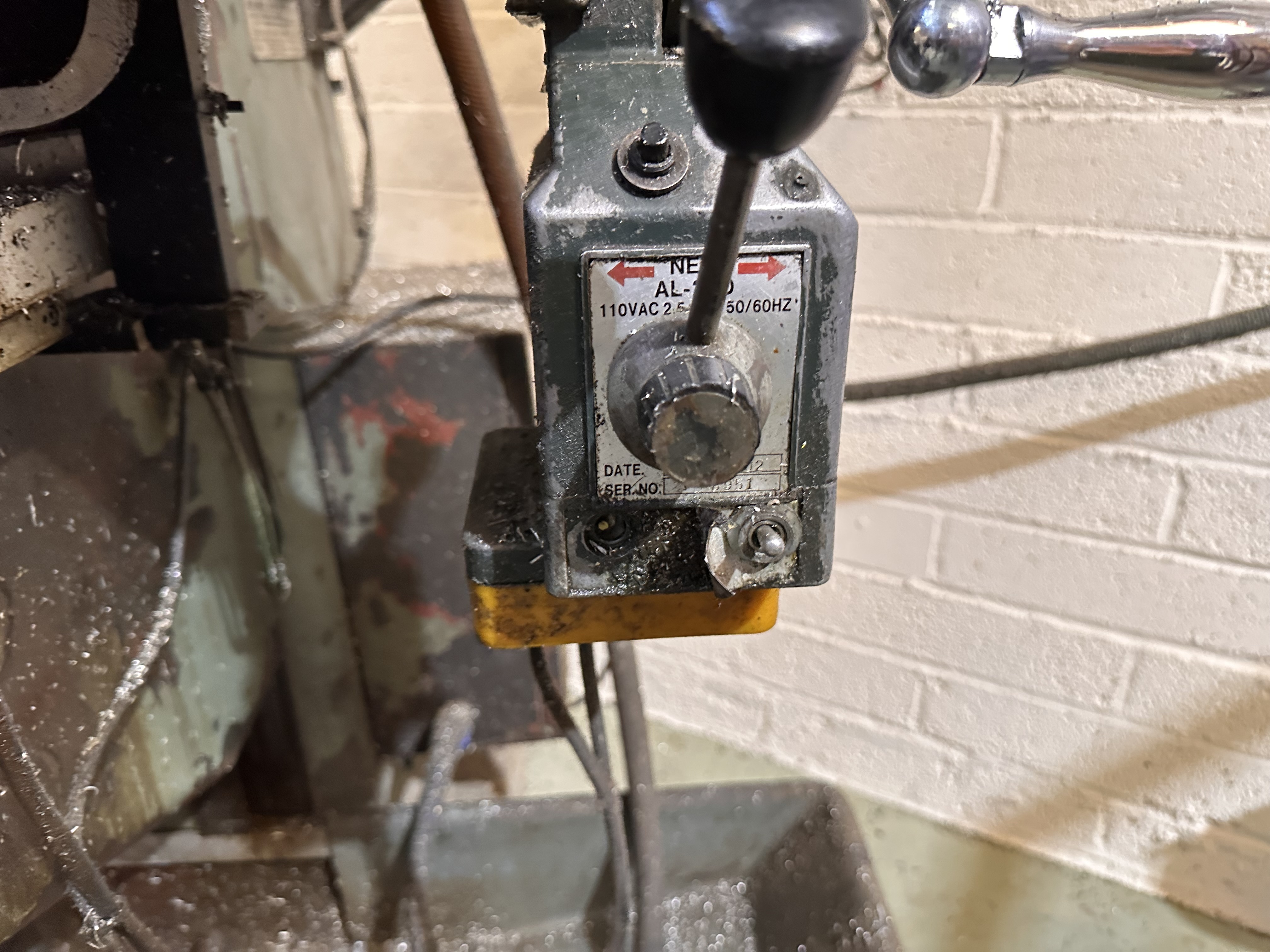 Chen Ho Manual Milling Machine CHU 1500s