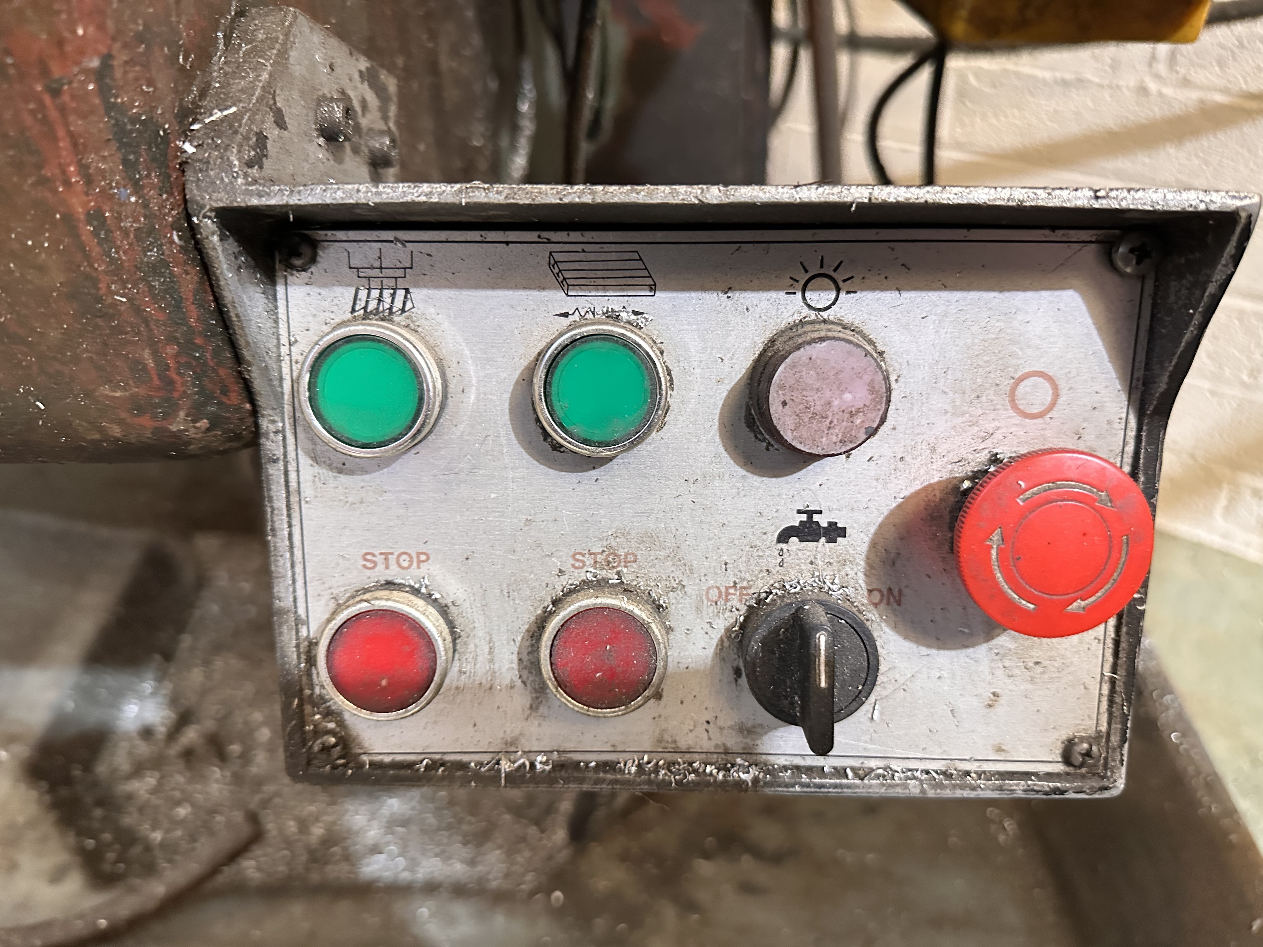 Chen Ho Manual Milling Machine CHU 1500s