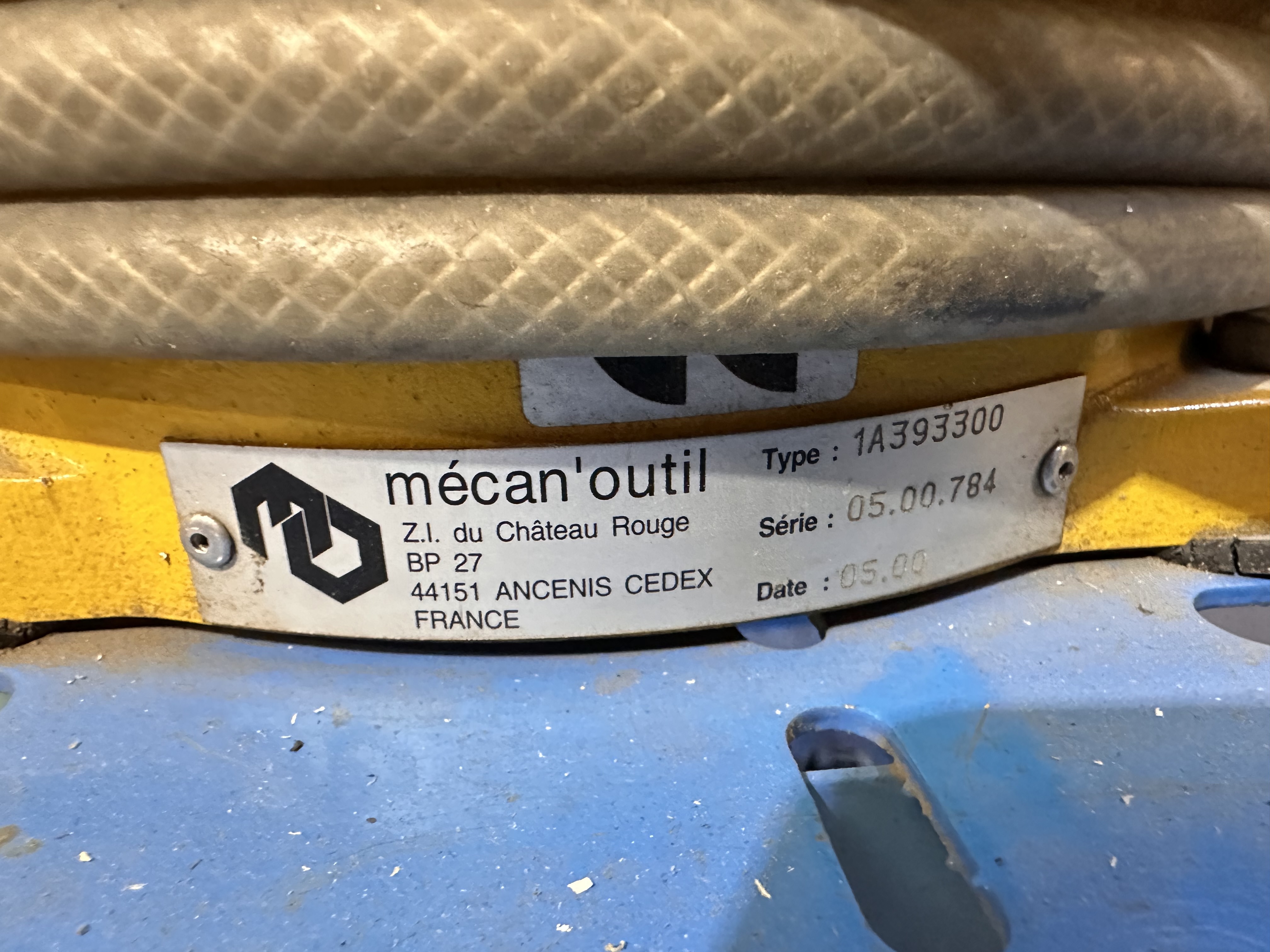 Reynaers Extrusion Clipping Press