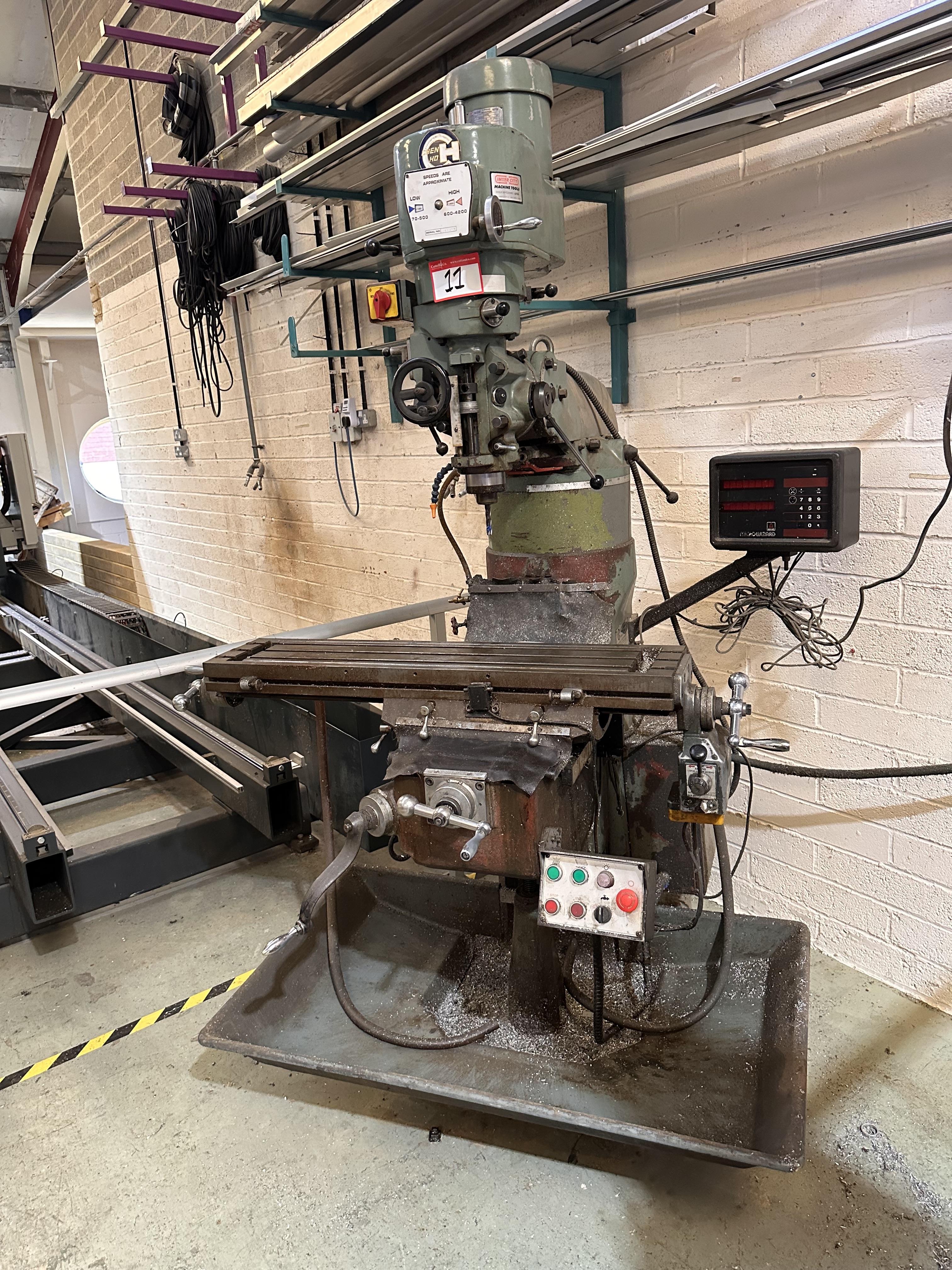 Chen Ho Manual Milling Machine CHU 1500s