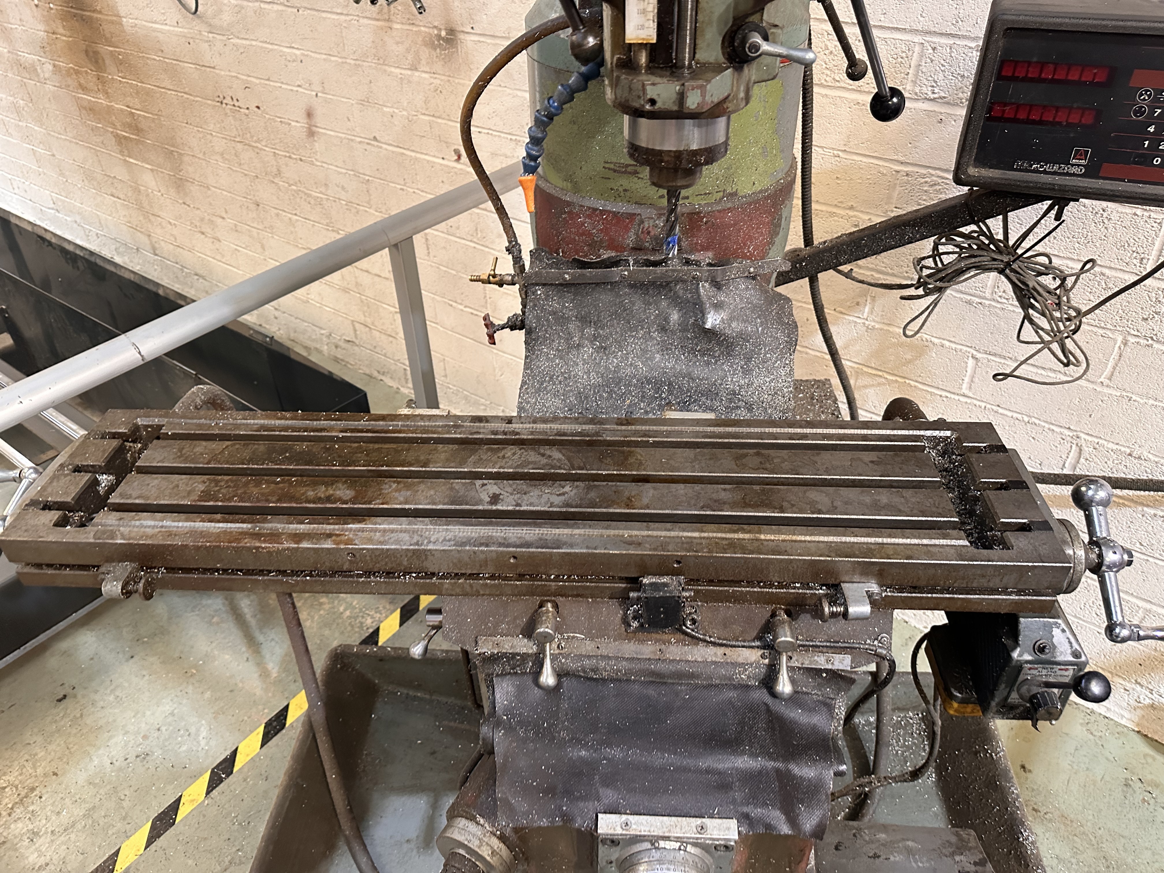 Chen Ho Manual Milling Machine CHU 1500s