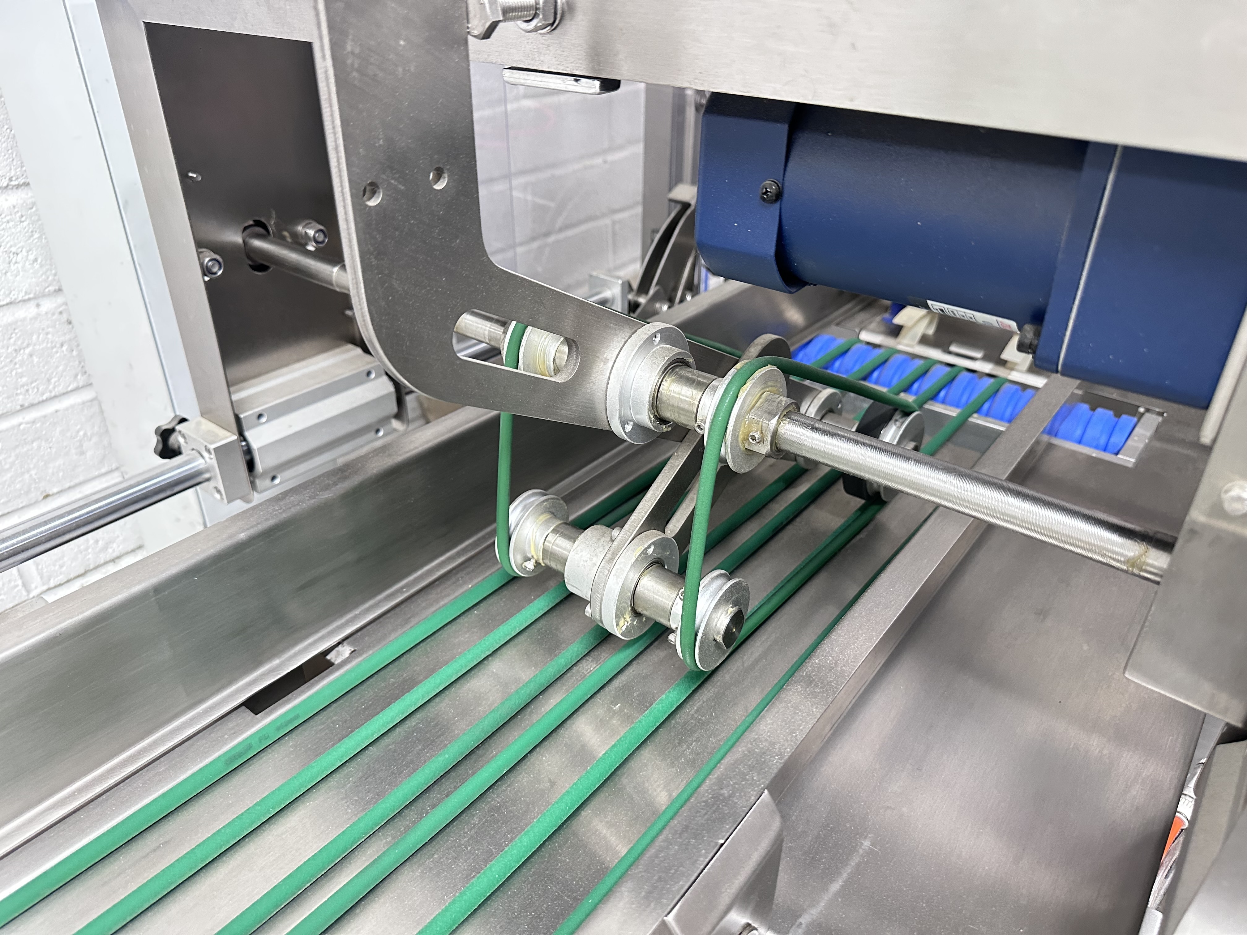 Mini Linear Doy Pack 410 Filler with Pouch Cassette to Infeed Open, Fill and Seal Pouch (2022)