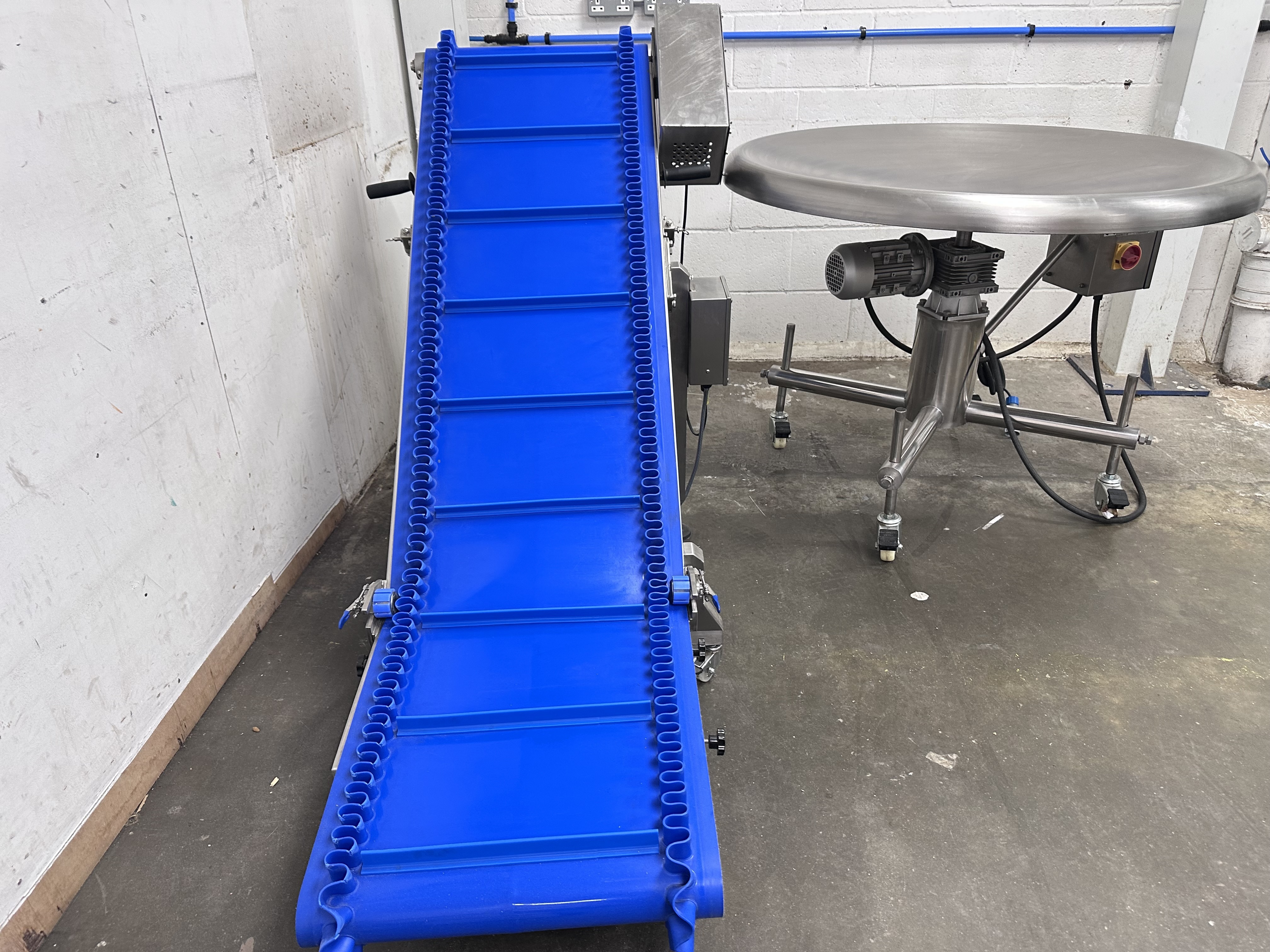 1200mm Stainless Steel Mobile Rotary Collecting Table. (2021)