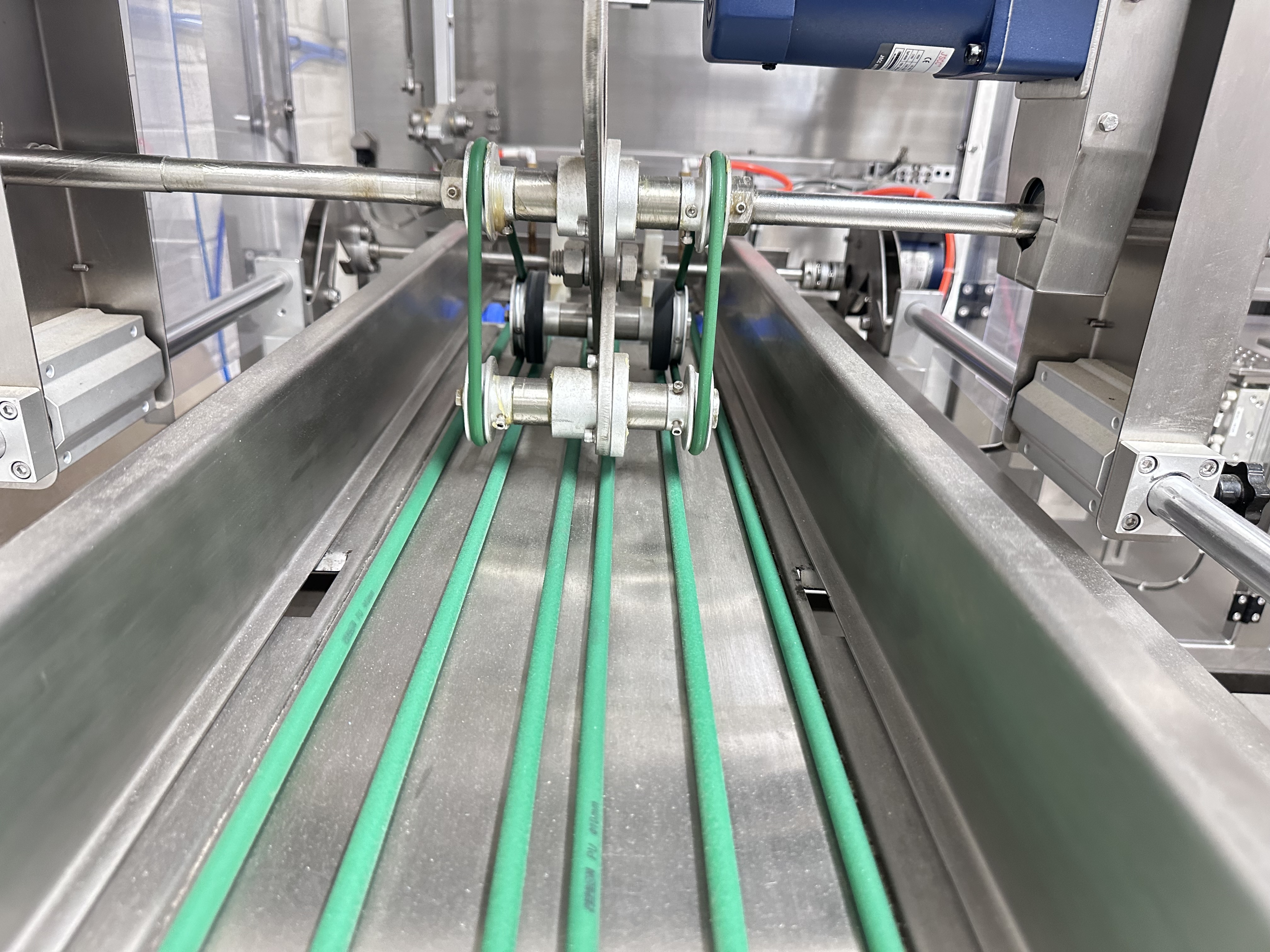 Mini Linear Doy Pack 410 Filler with Pouch Cassette to Infeed Open, Fill and Seal Pouch (2022)