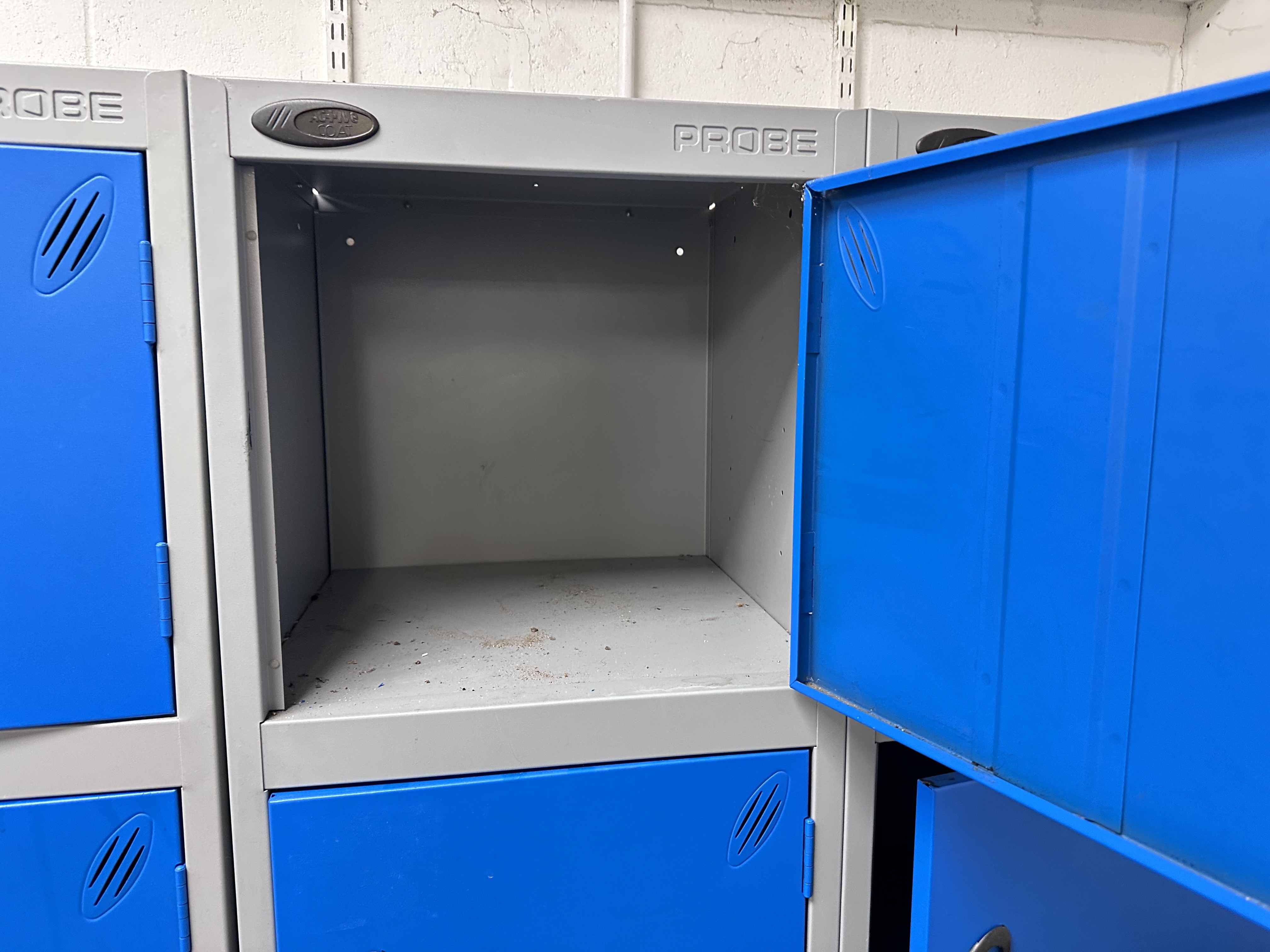 Qty of Probe Lockers