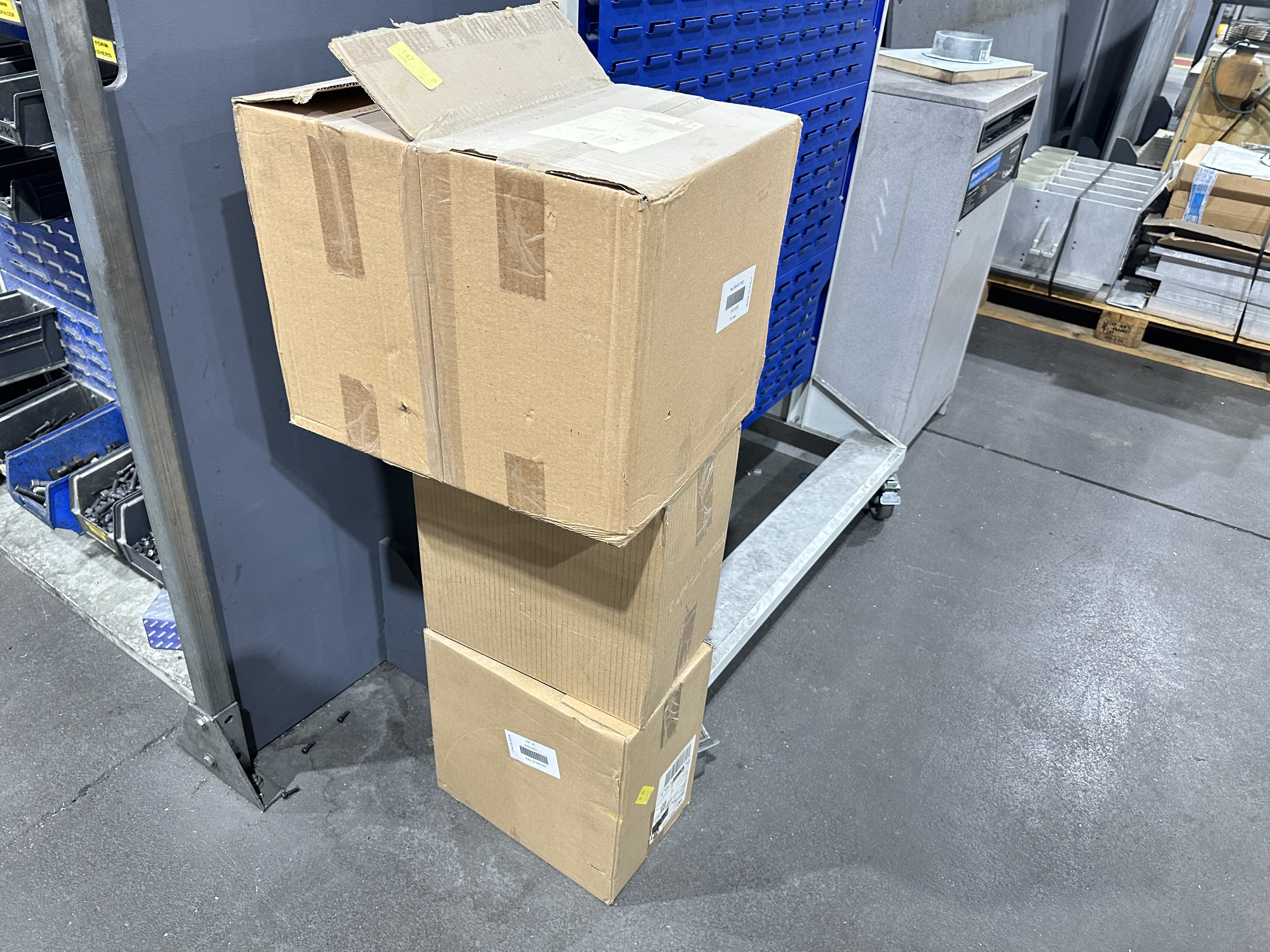 Mobile Lin Bin Rack & Bins
