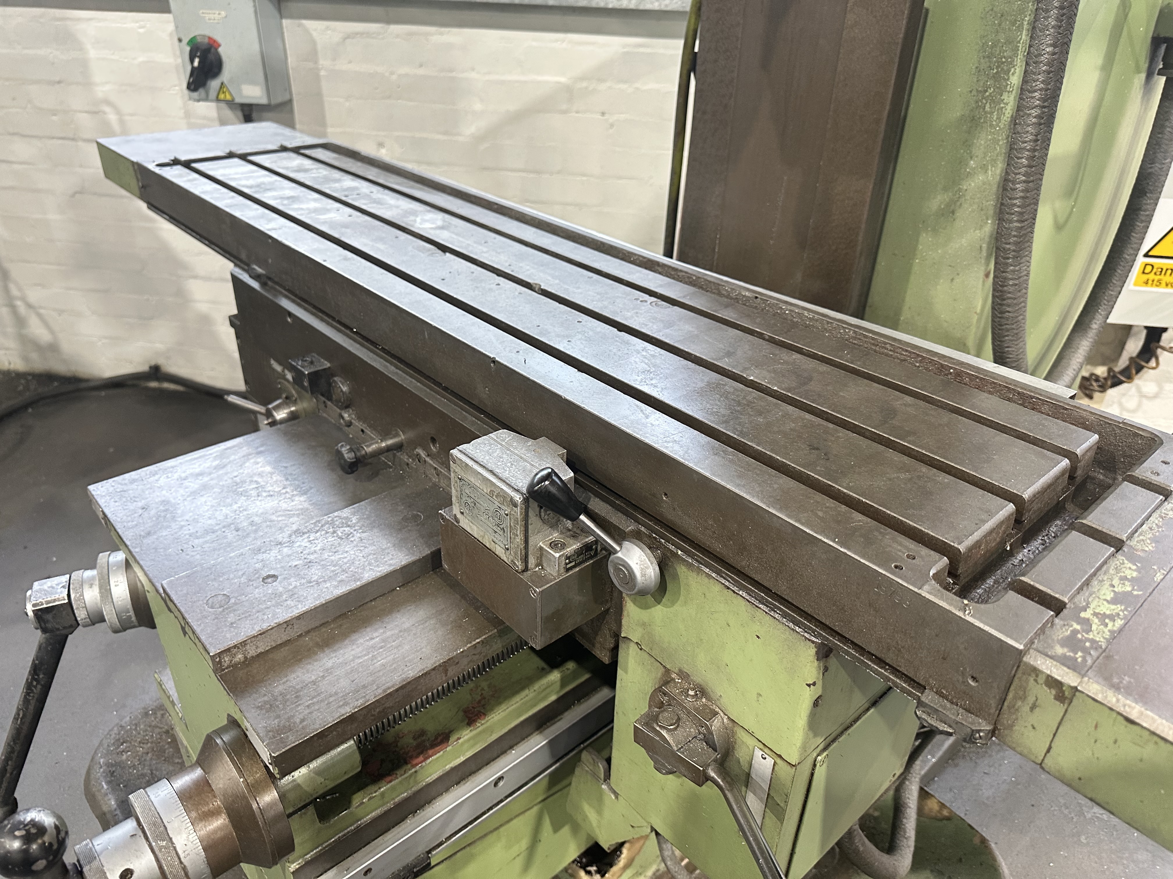 TOS Kurim FNK 25A Knee Type Turret Head Milling Machine (1995)