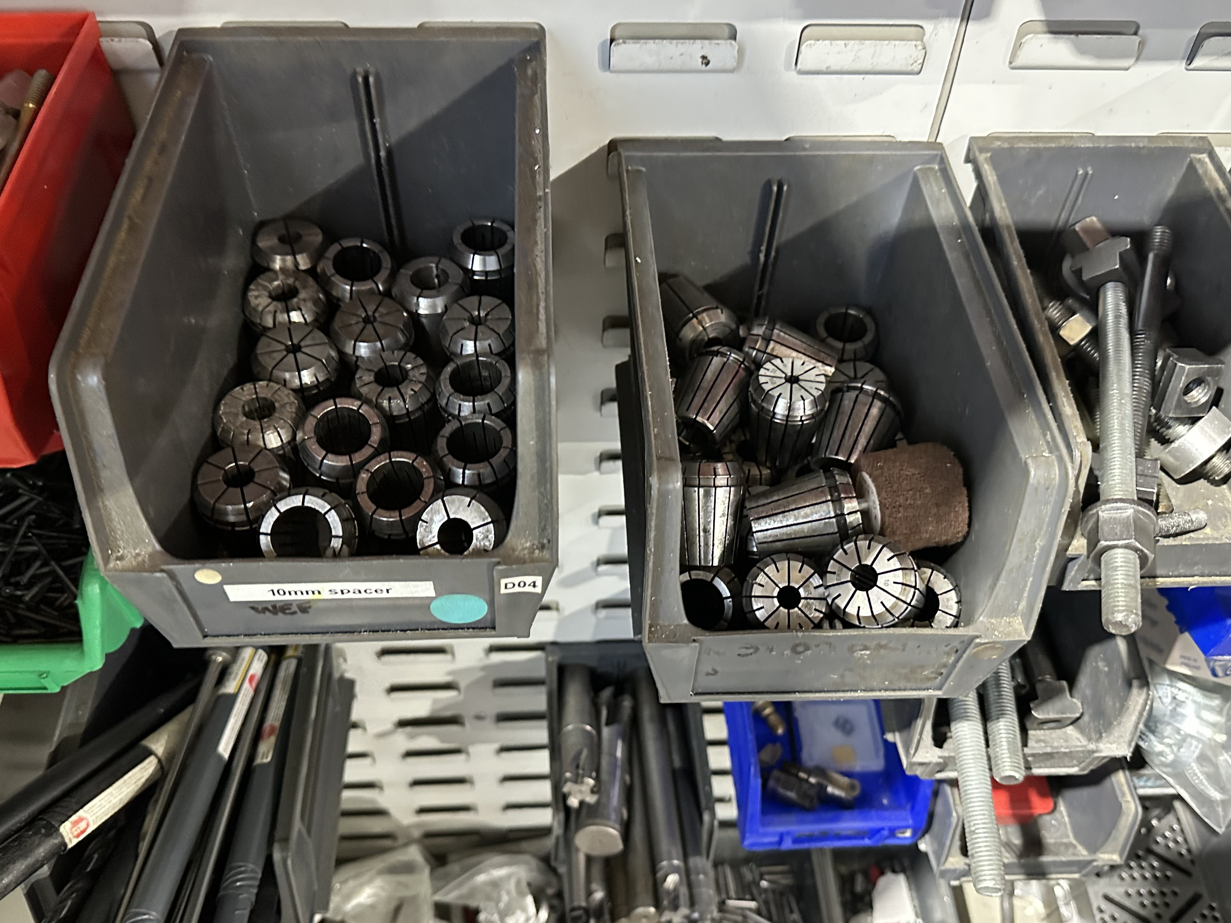 Various ER Collets, Drills & Cutter in 2 Door Cabinet